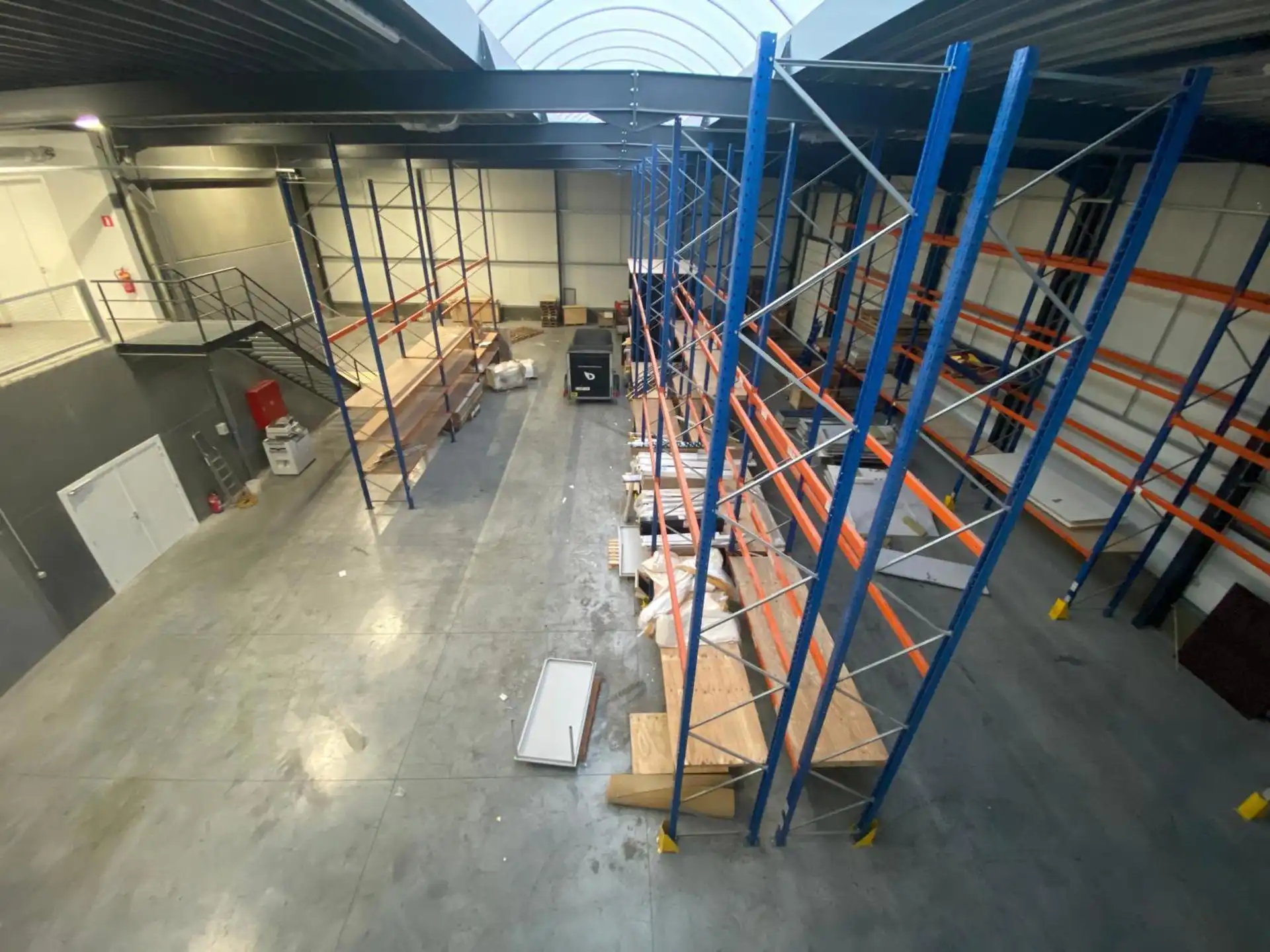 Zo goed als nieuw bedrijfsgebouw te huur in Sint-Niklaas foto 18