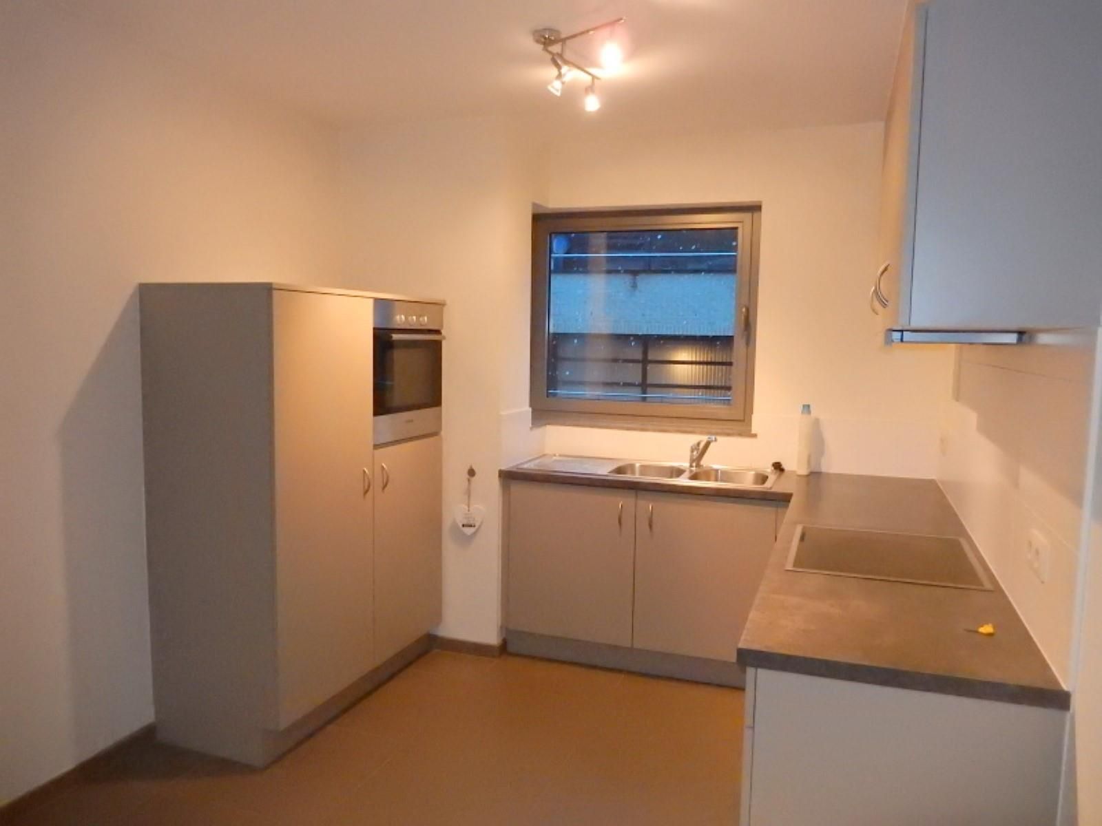 Gezellig 2-slaapkamer app. in het hartje van Erembodegem foto 9