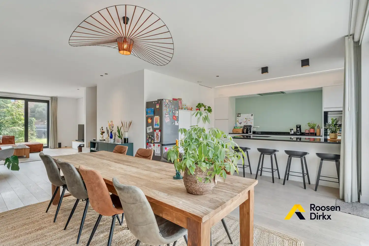 Luxueuze gezinswoning met 3 slaapkamers en 2 badkamers op toplocatie foto 11