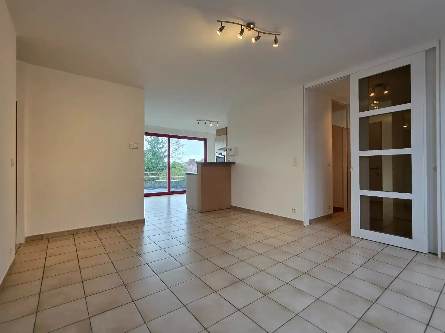 Polyvalente eigendom op commerciële ligging in het centrum van Bavikhove foto 4