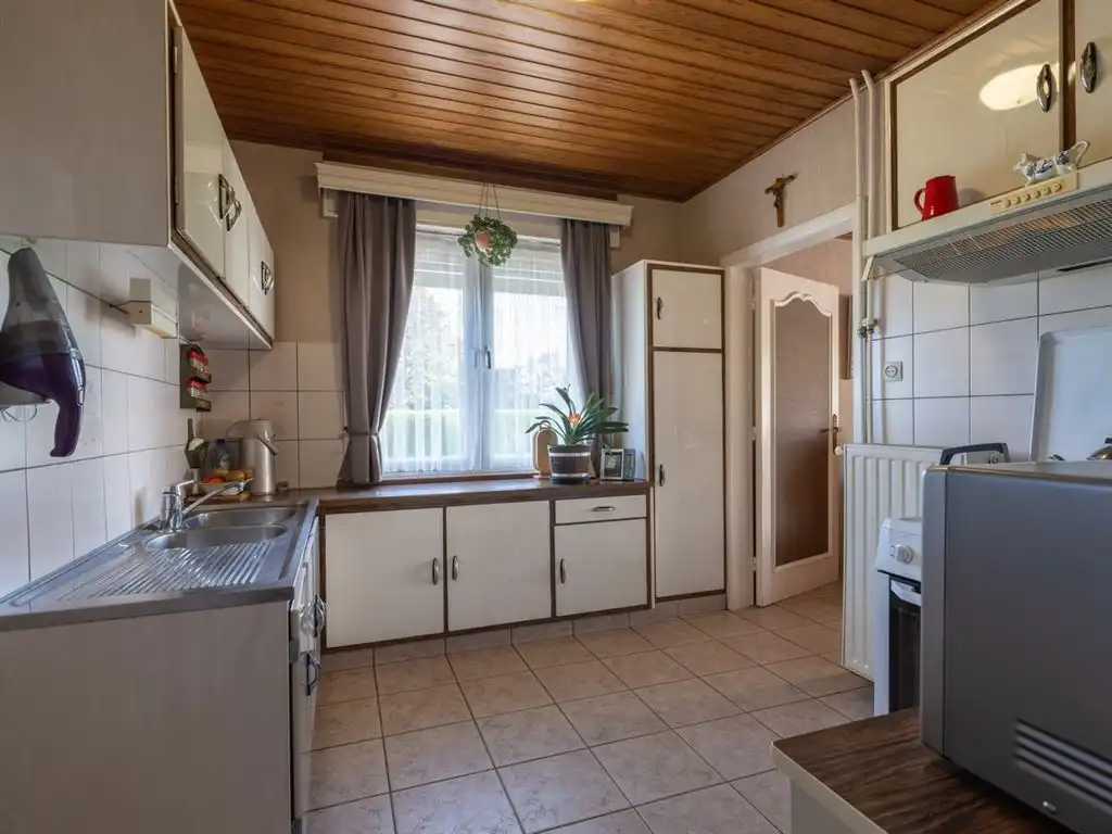 Landelijk gelegen vrijstaande woning op een riant perceel foto 19