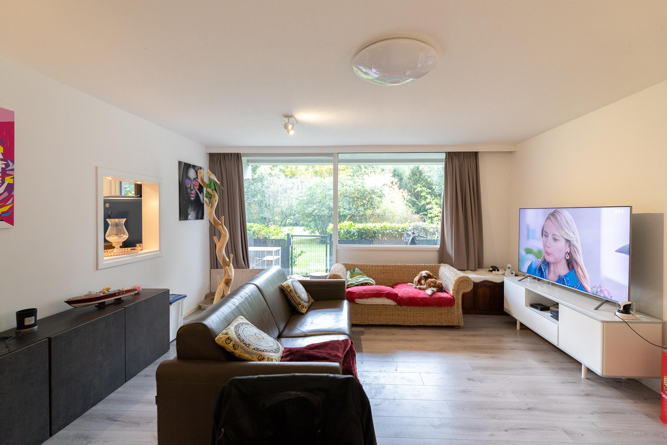 Mooi gelijkvloers appartement met veel lichtinval foto 3