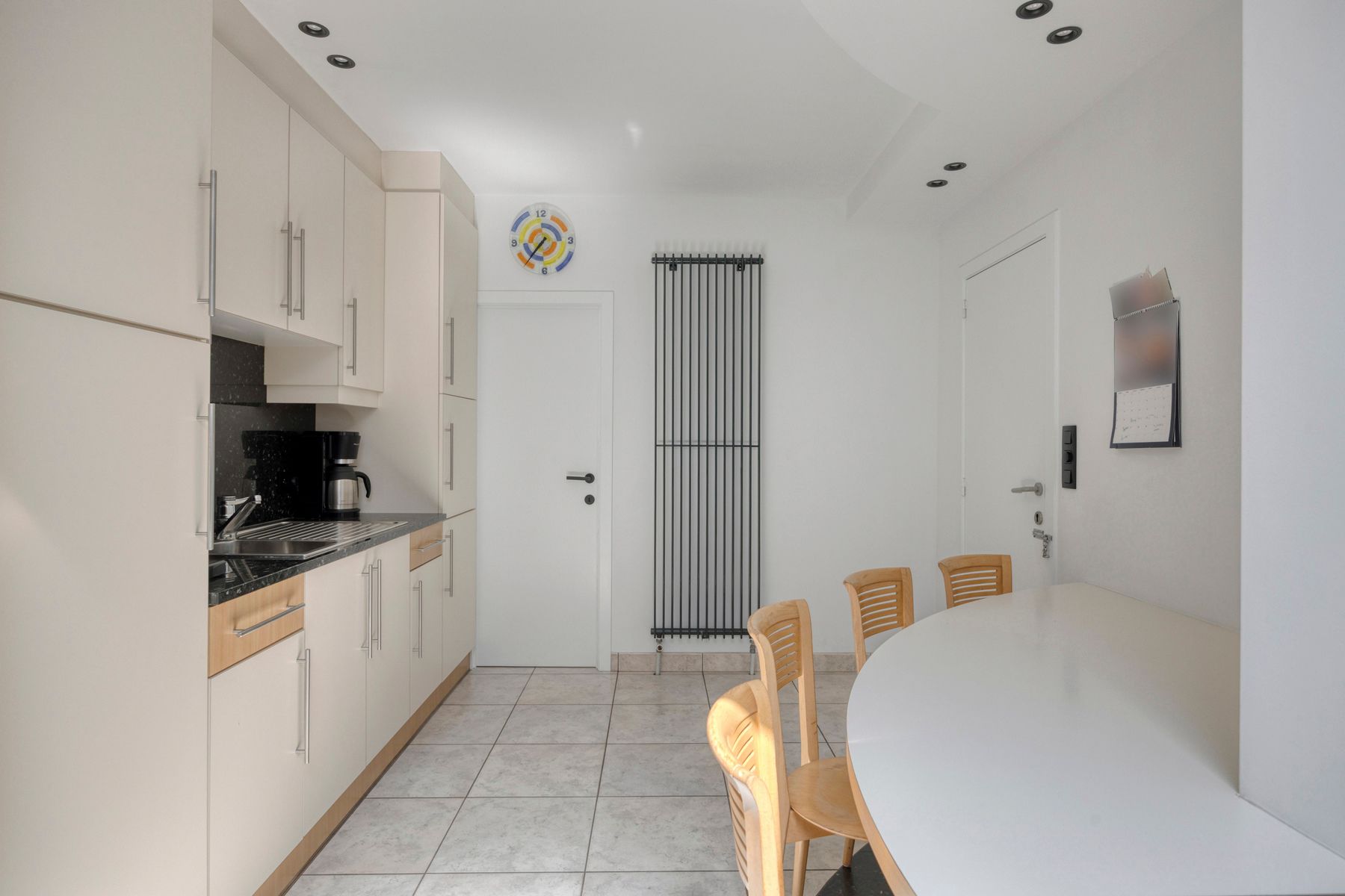 Perfect onderhouden eigendom, ideaal combinatie wonen/werk foto 11