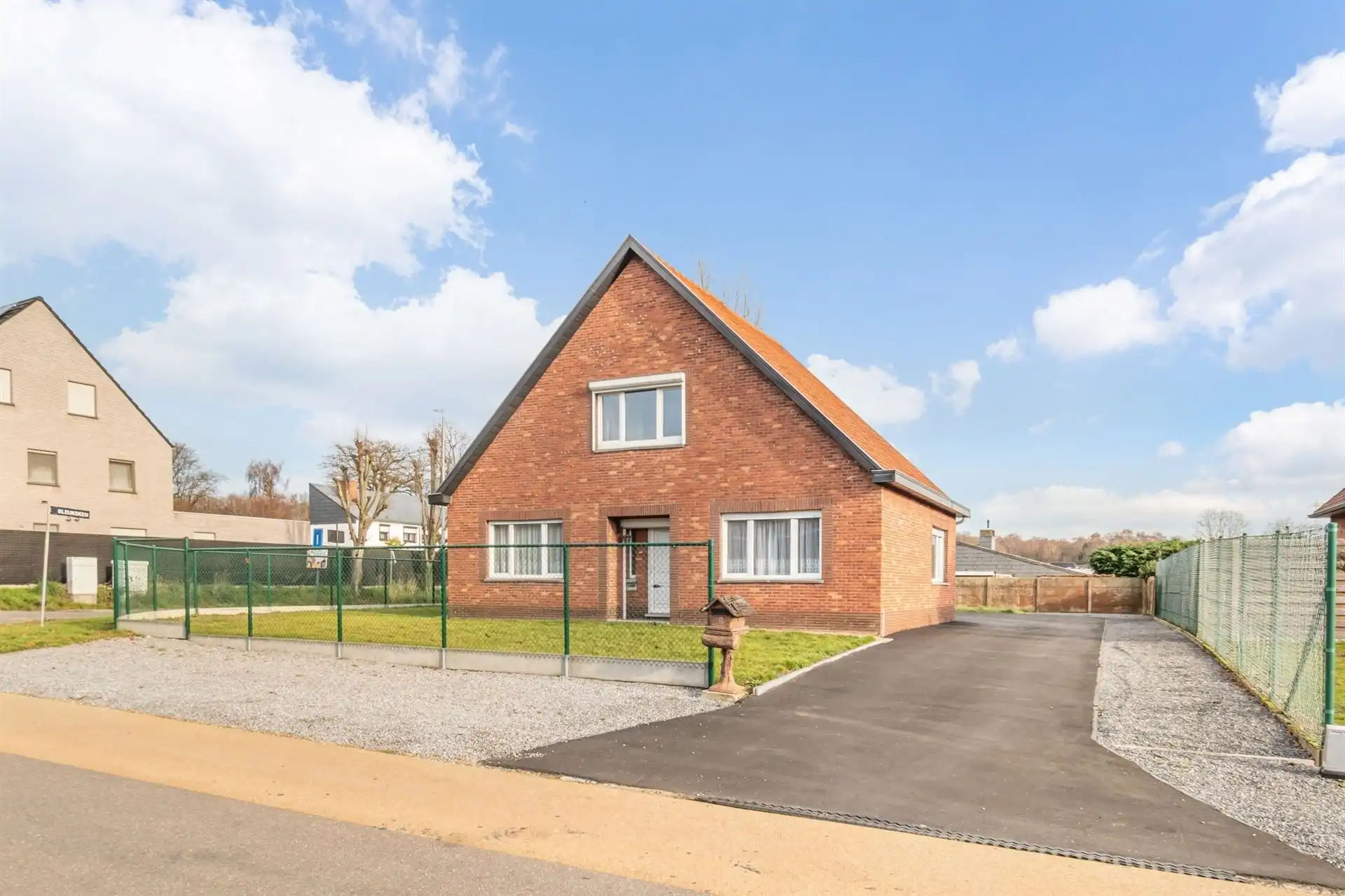 Eengezinswoning met tuin. foto 32