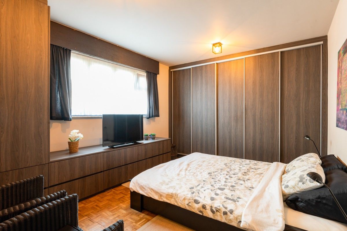 Ruime gezinswoning op 1135 m² met mogelijkheid tot 5 slaapkamers vlakbij het centrum van Zoersel. foto 13