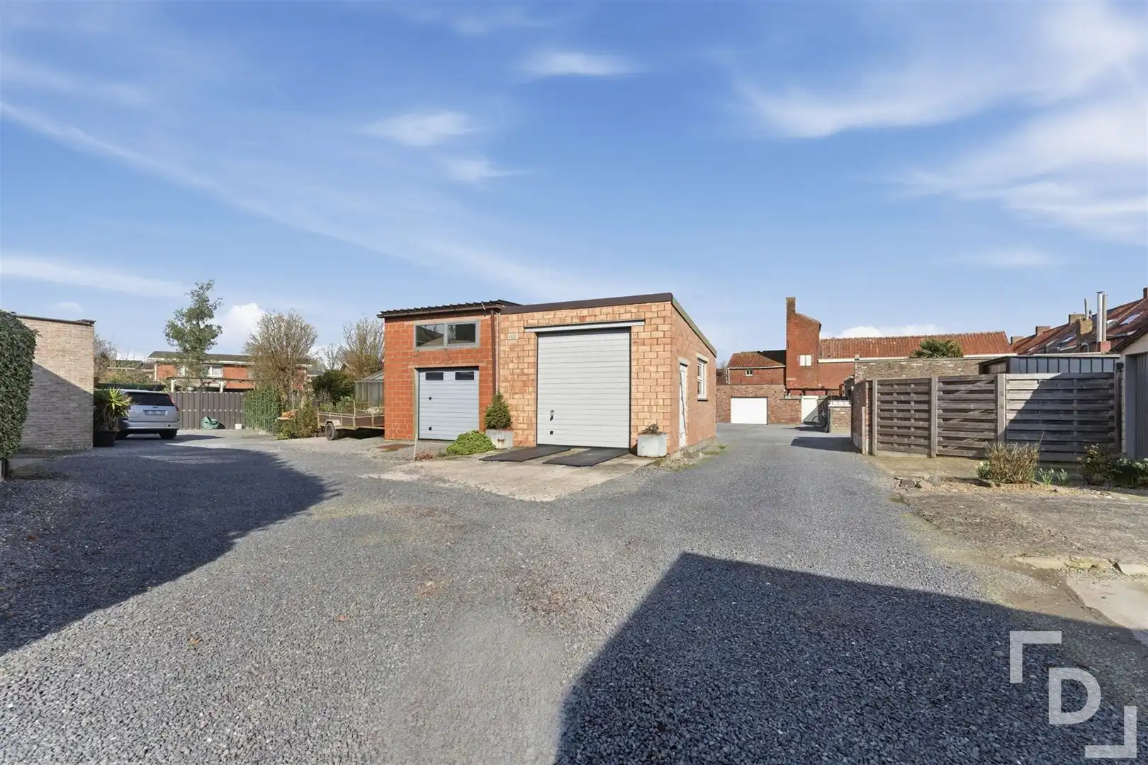 Ruime en energetische woning met uitweg en lostaande garage te koop in centrum Ieper. foto 22