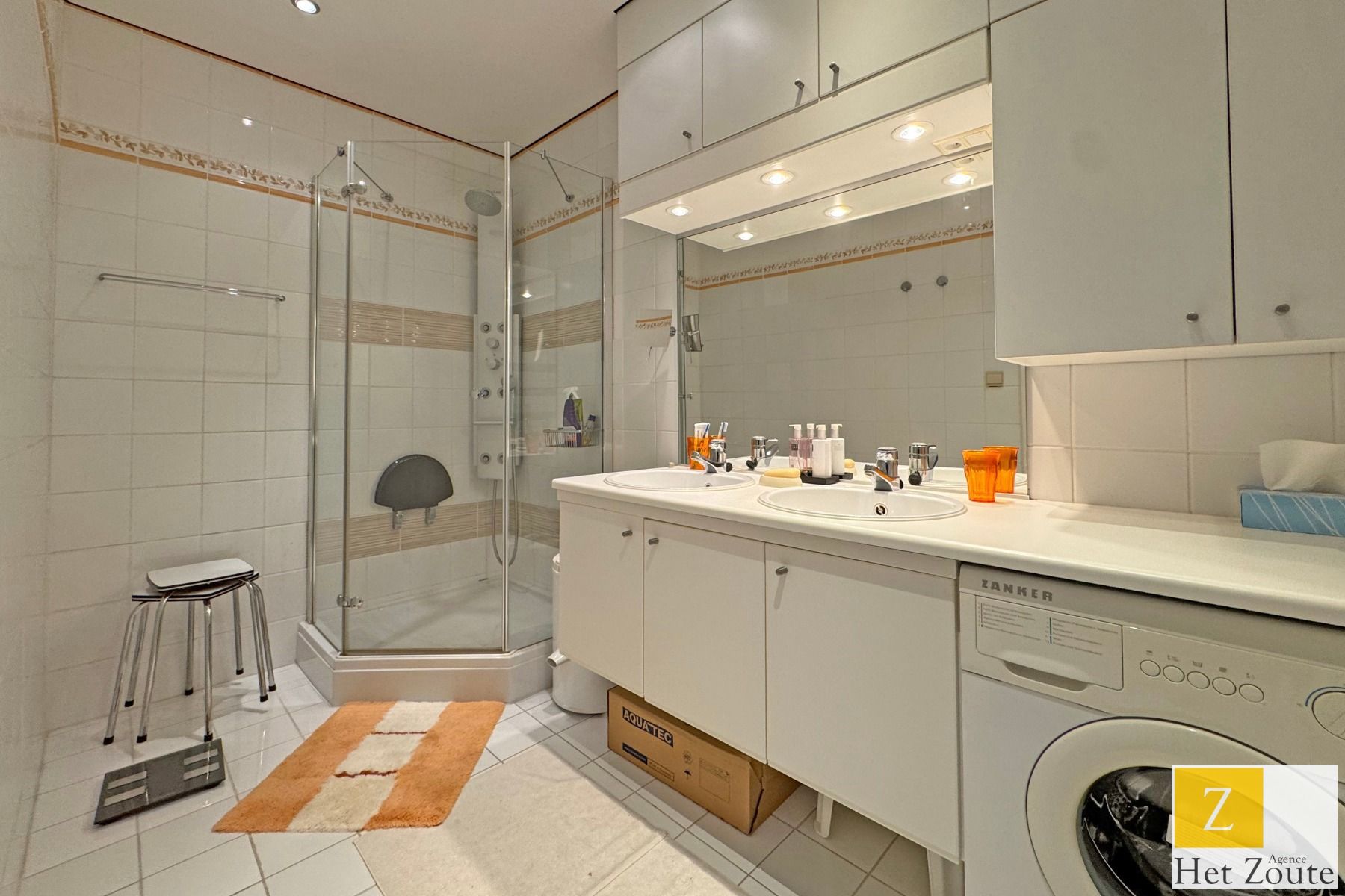 Te renoveren appartement in iconische residentie te Knokke foto 12