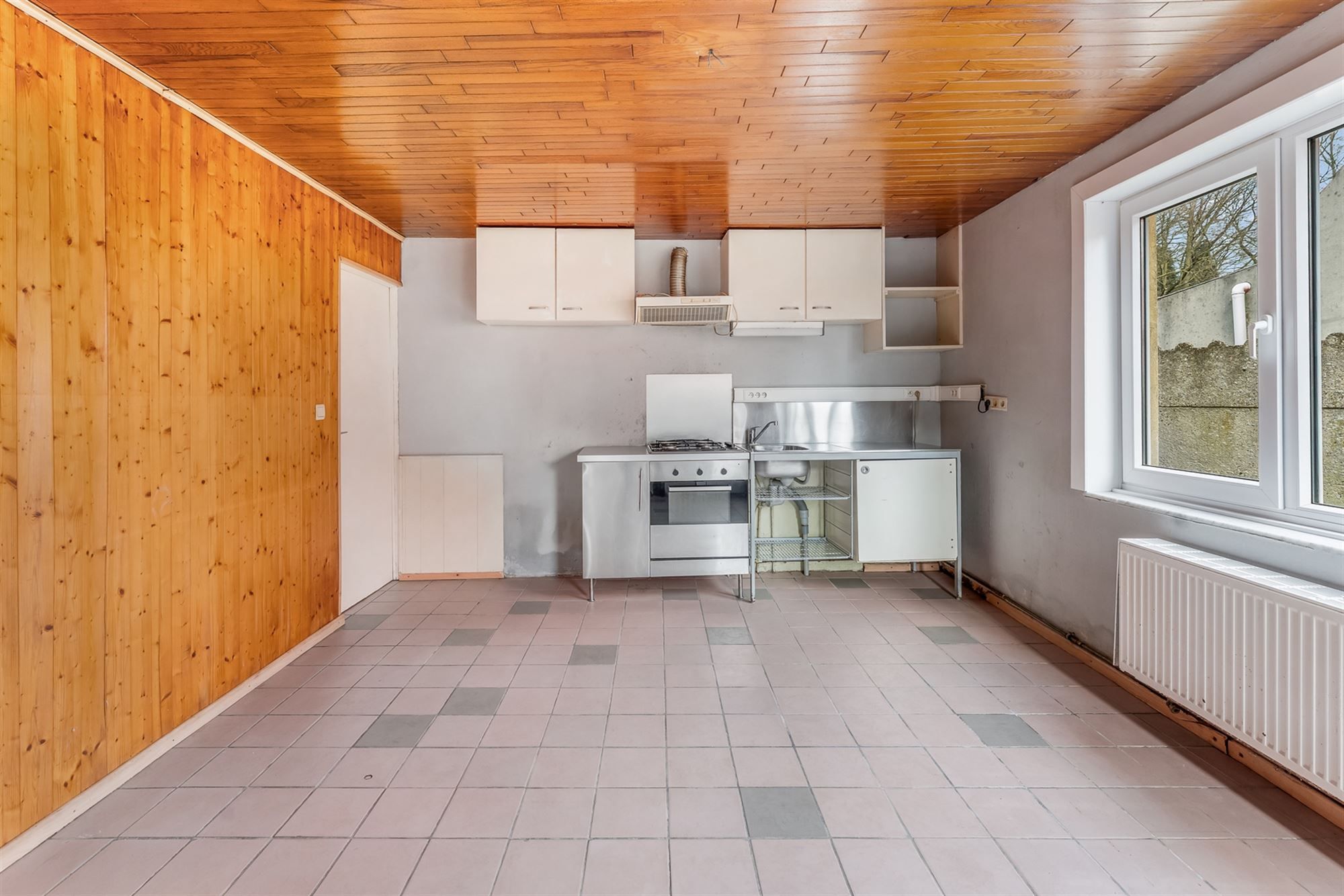DEELS GERENOVEERDE WONING OP CENTRALE LIGGING foto 9