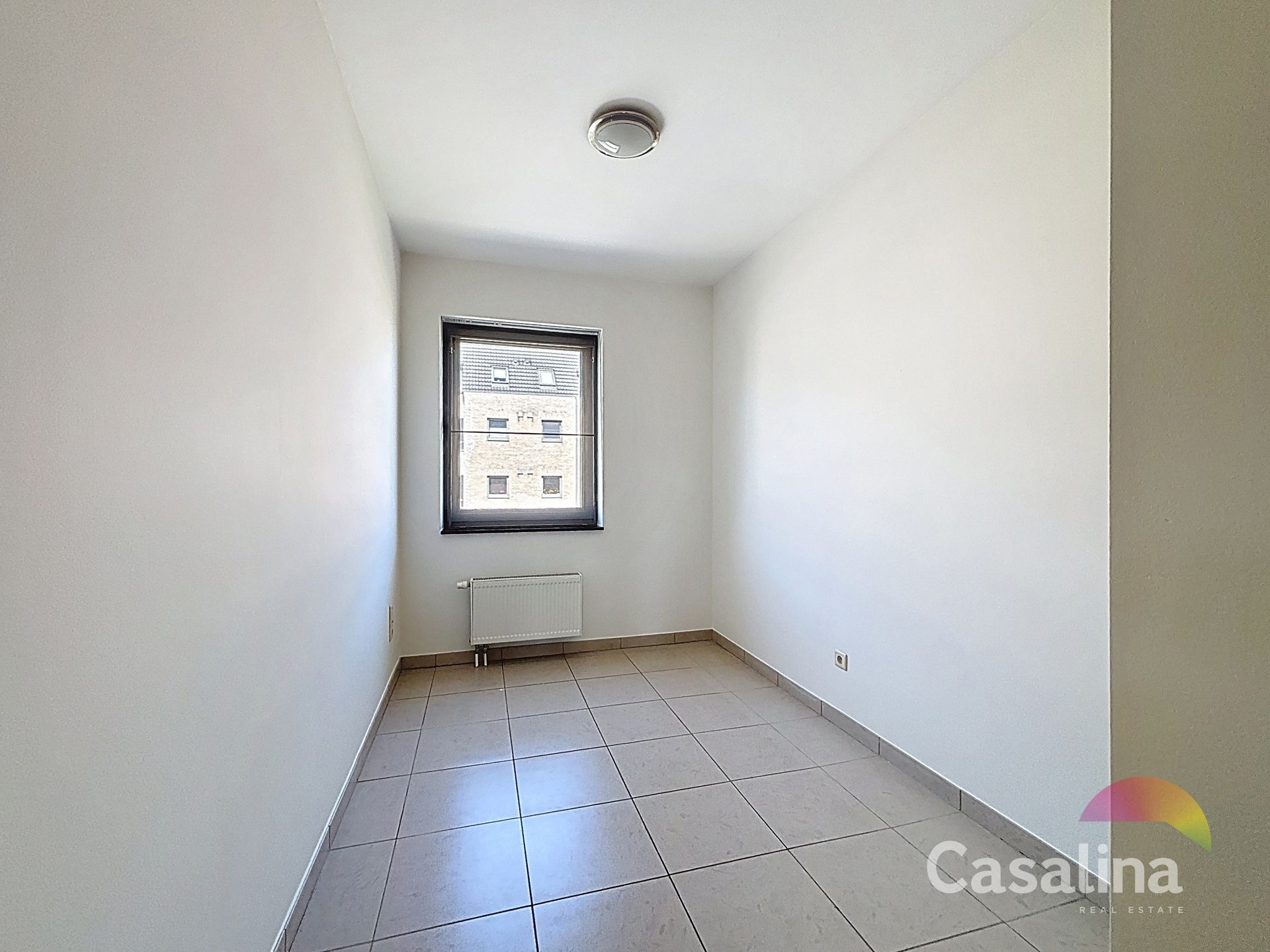 Ruim drie slaapkamer appartement te huur  foto 9