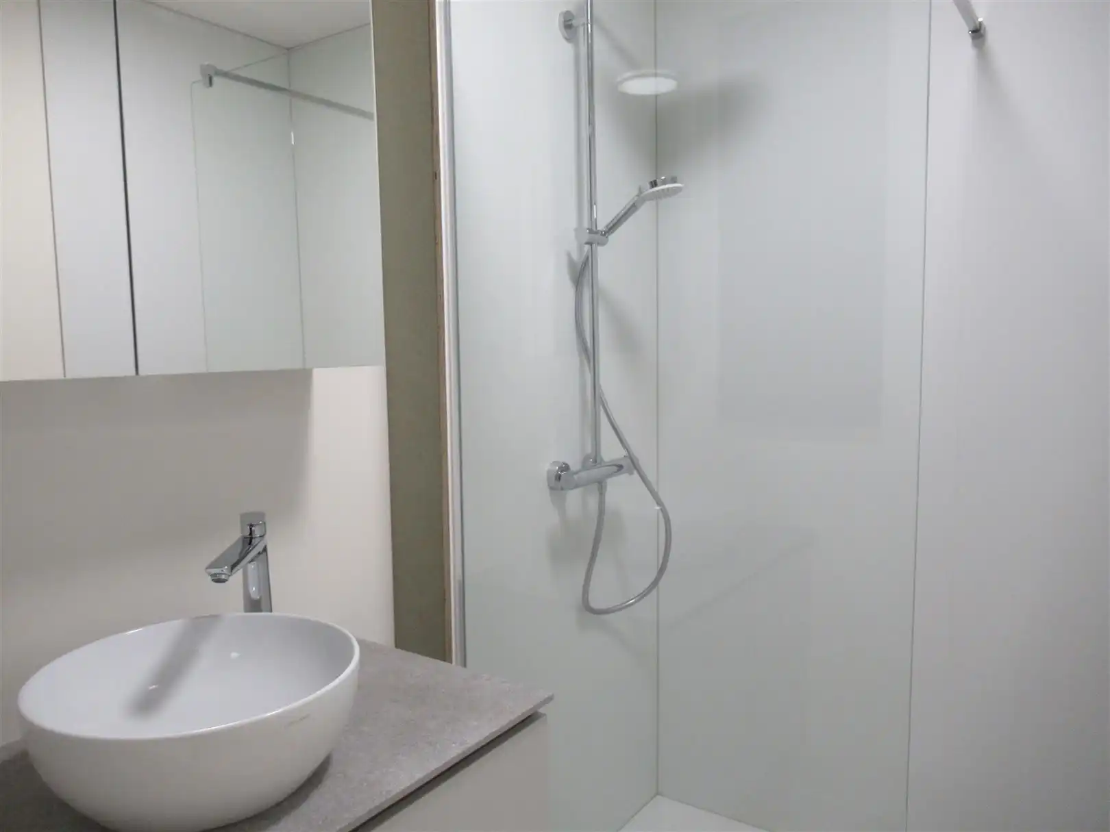 Appartement met 2 slaapkamers in centrum van Sint-Truiden. foto 11