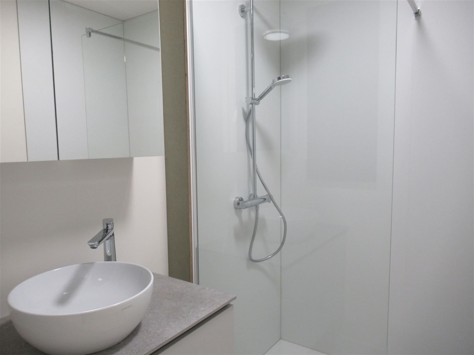 Appartement met 2 slaapkamers in centrum van Sint-Truiden. foto 11