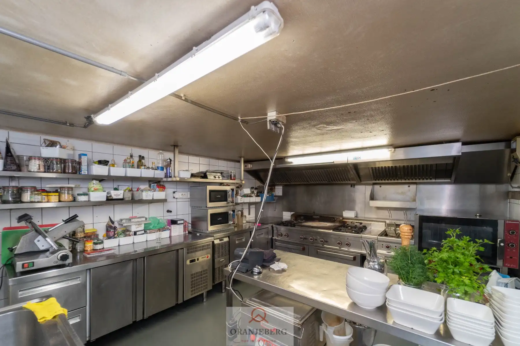 Handelspand in historisch gebouw aan de Vrijdagmarkt foto 13