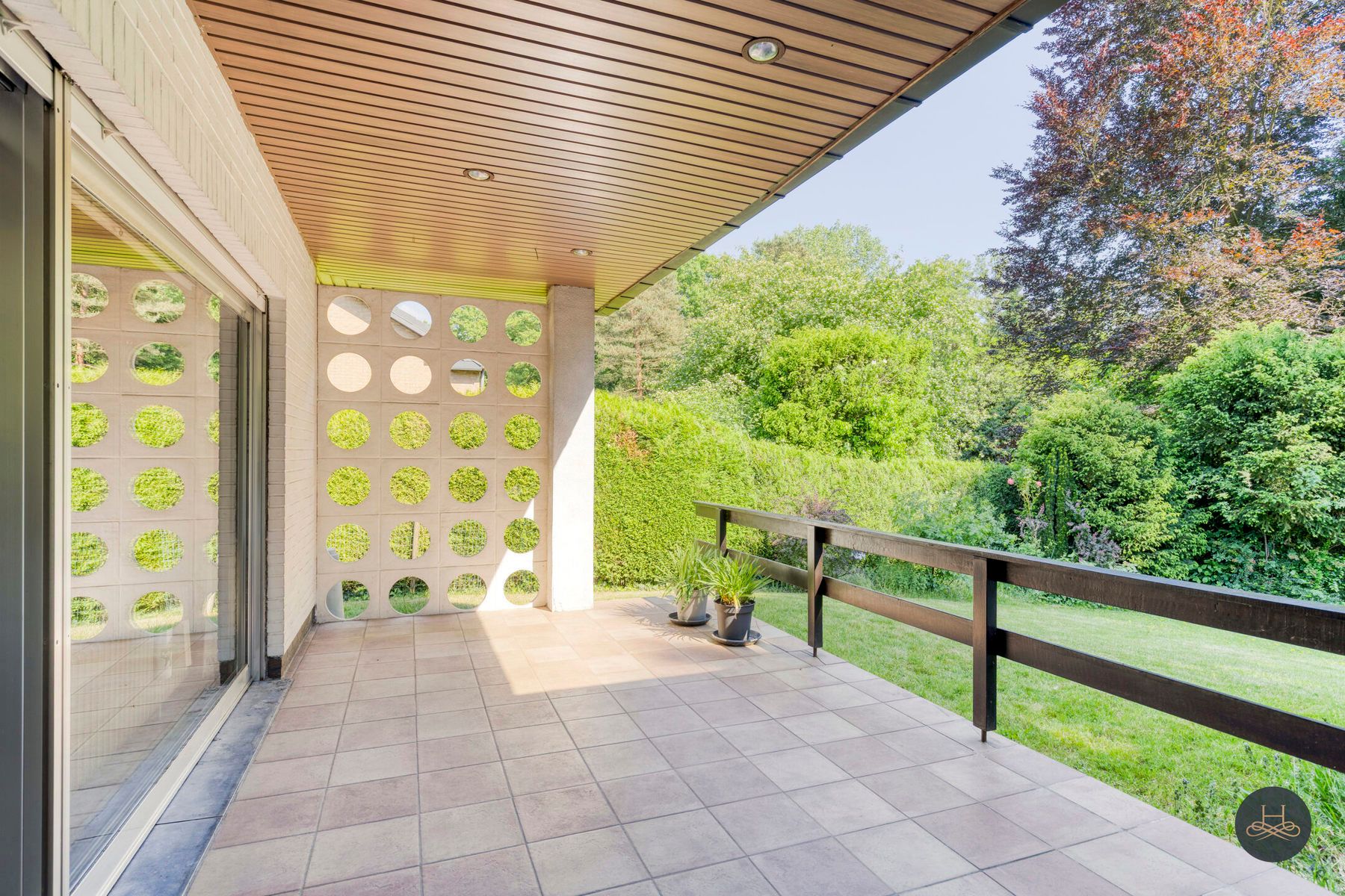 Verrassend ruime open woning met prachtige tuin foto 24