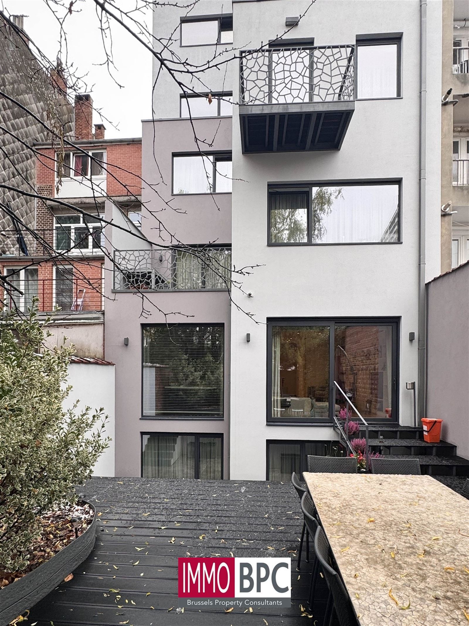 UITZONDERLIJKE MODERNE OPBRENGSTEIGENDOM IN GANSHOREN – 595 m² WOONOPPERVLAKTE foto 5