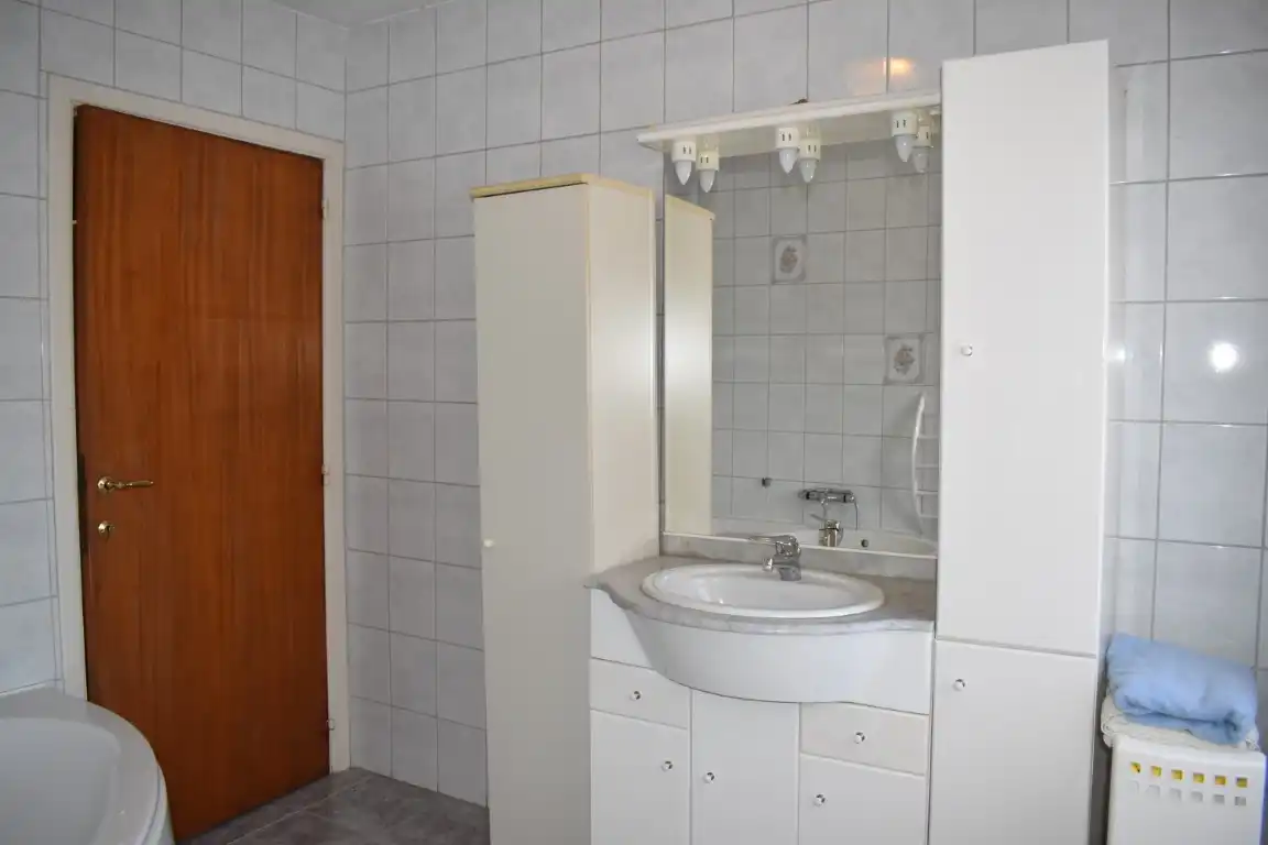 Halfopen bebouwing met werkhuis en prachtig uitzicht in Wellen foto 15