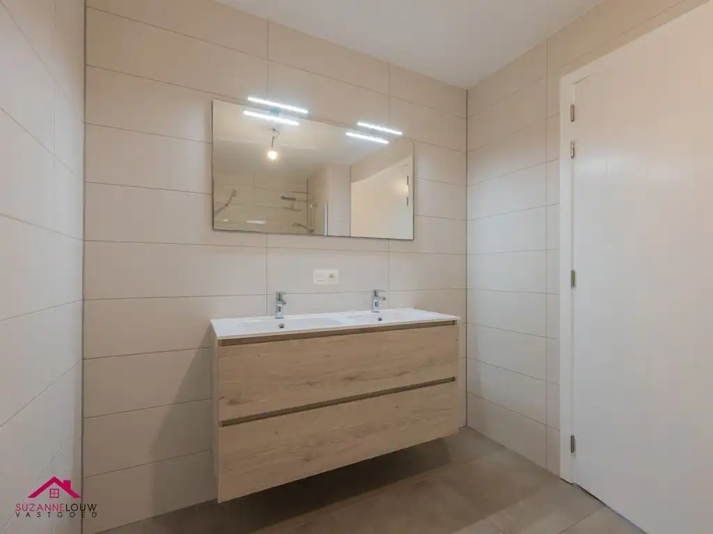 Gelijkvloers appartement met ruim terras foto 11