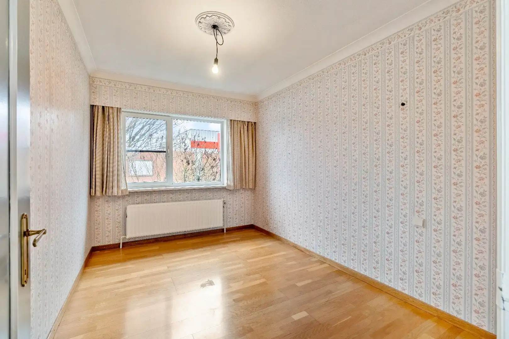  Te renoveren karakteristieke bungalow, 3 Slpk, ruime kelder met garage, op toplocatie foto 27