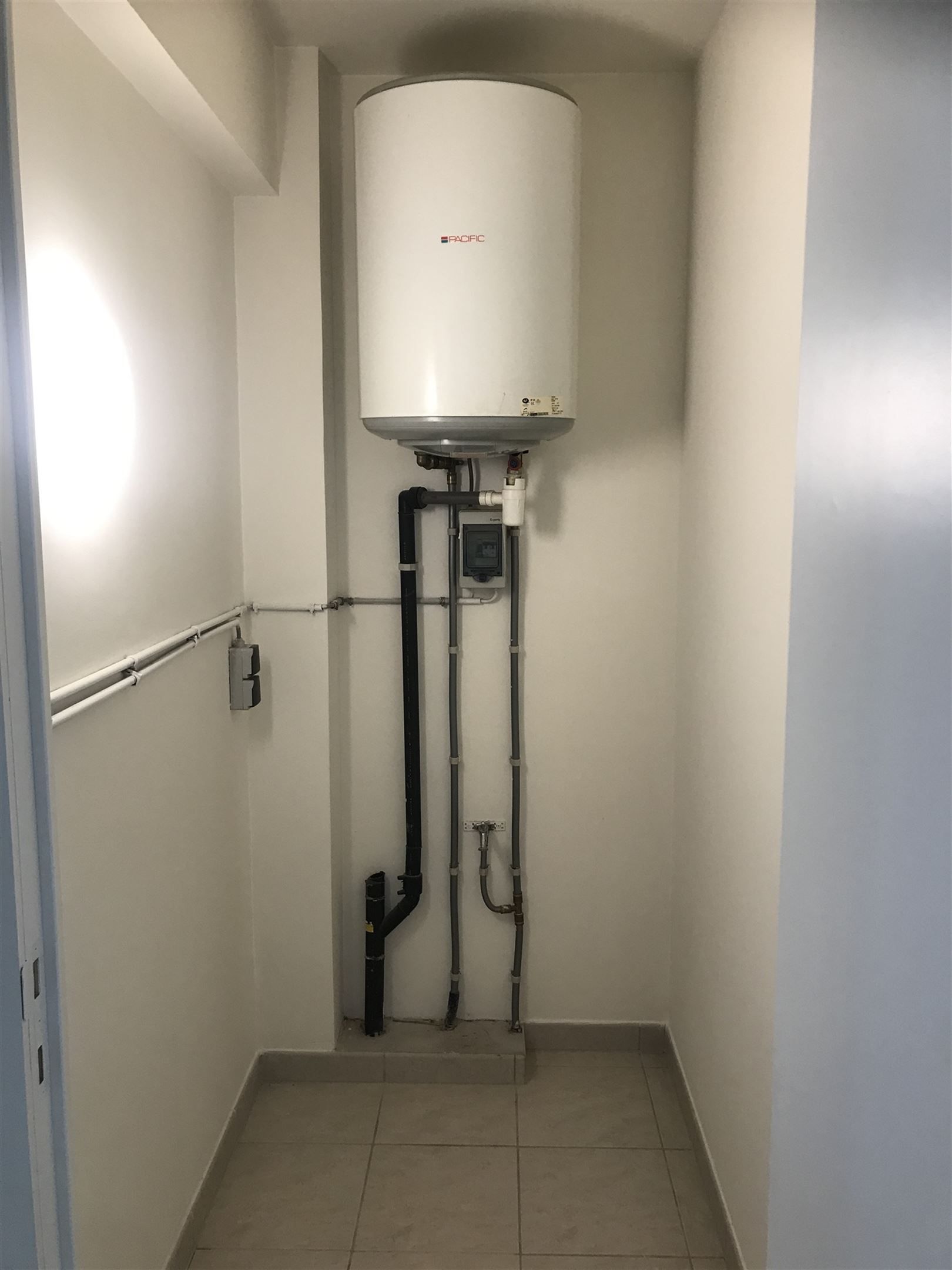 Ongemeubeld appartement met zeezicht foto 12