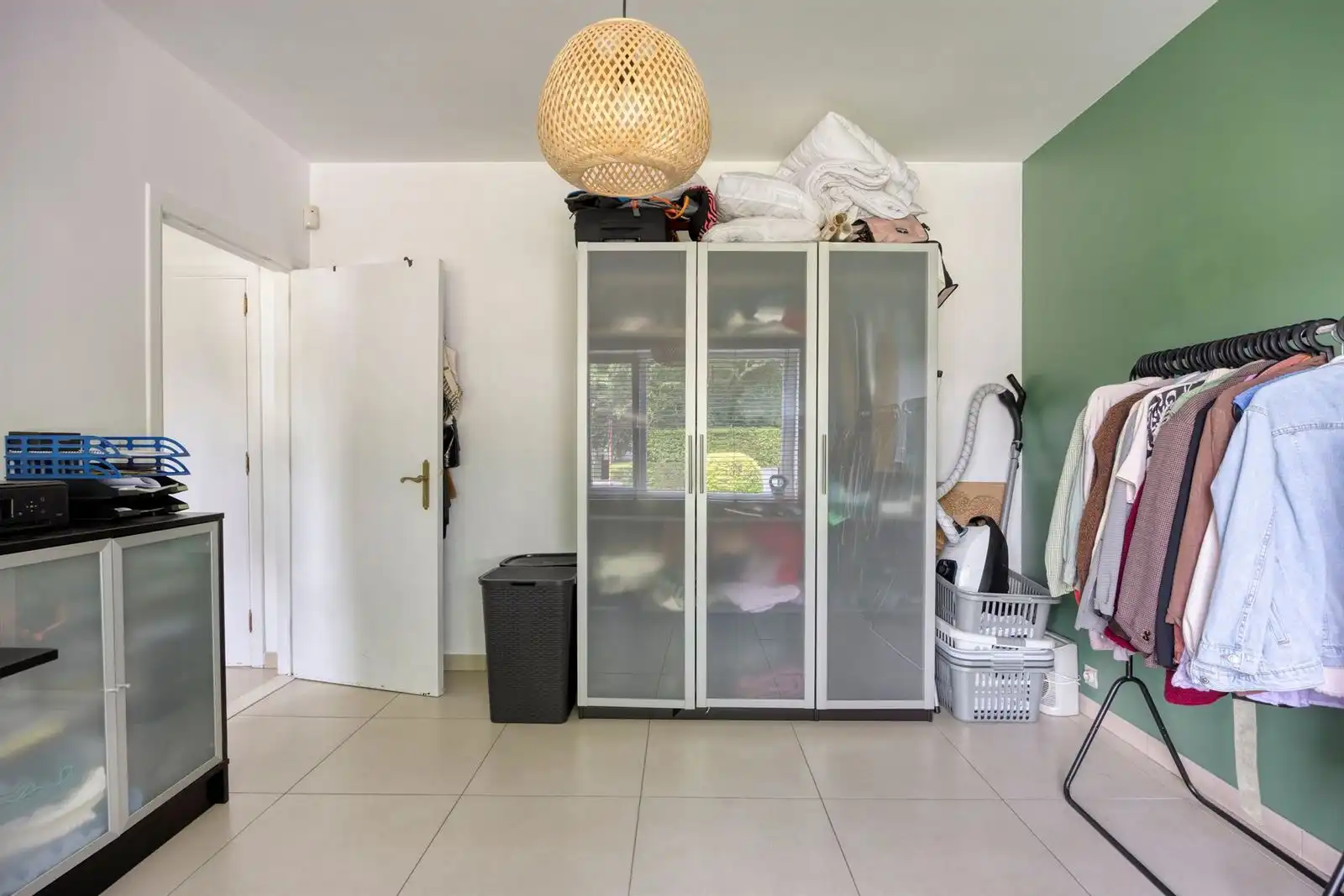 Instapklaar gelijkvloers appartement met 2 slaapkamers, garage en zonnige tuin foto 15