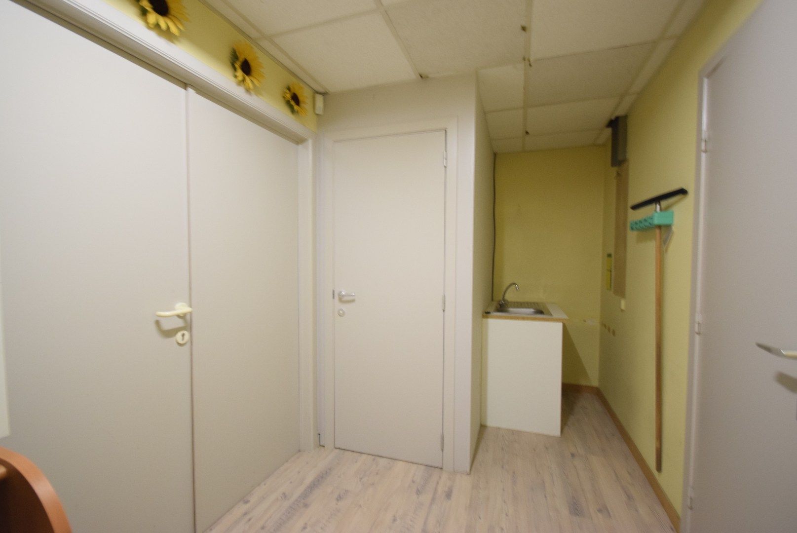 HANDELRUIMTE MET MAGAZIJN IN HET STADSCENTRUM VAN ROESELARE  foto 8