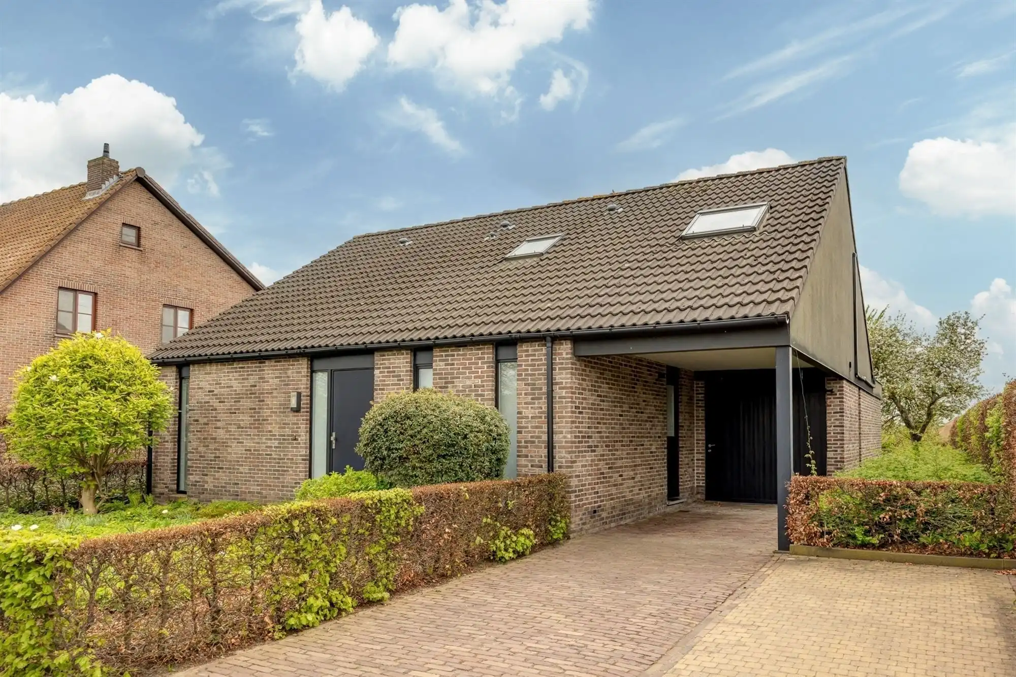 Instapklare en vrijstaande gezinswoning met 3 slpk. en een ruime tuin foto 26