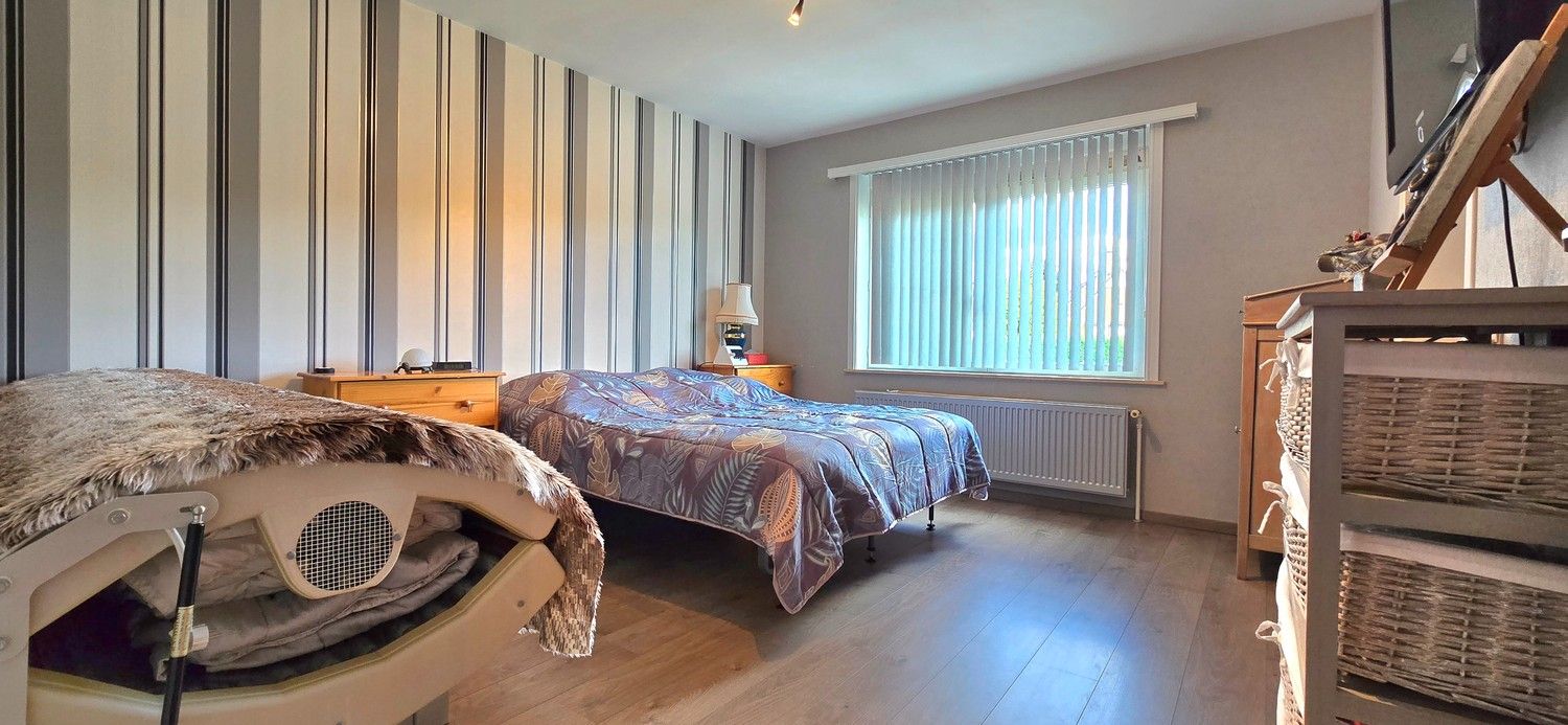 TE KOOP : goed onderhouden 3-gevelwoning, gelegen in een residentiële wijk, vlakbij het centrum van Sterrebeek. foto 9