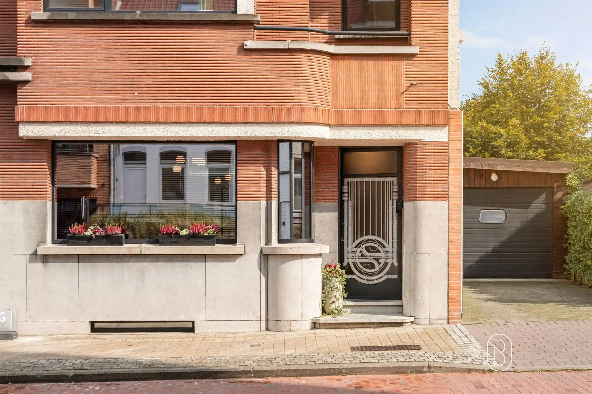 Gerenoveerde art-decowoning met 4 slpk,garage & ruime tuin  foto 3