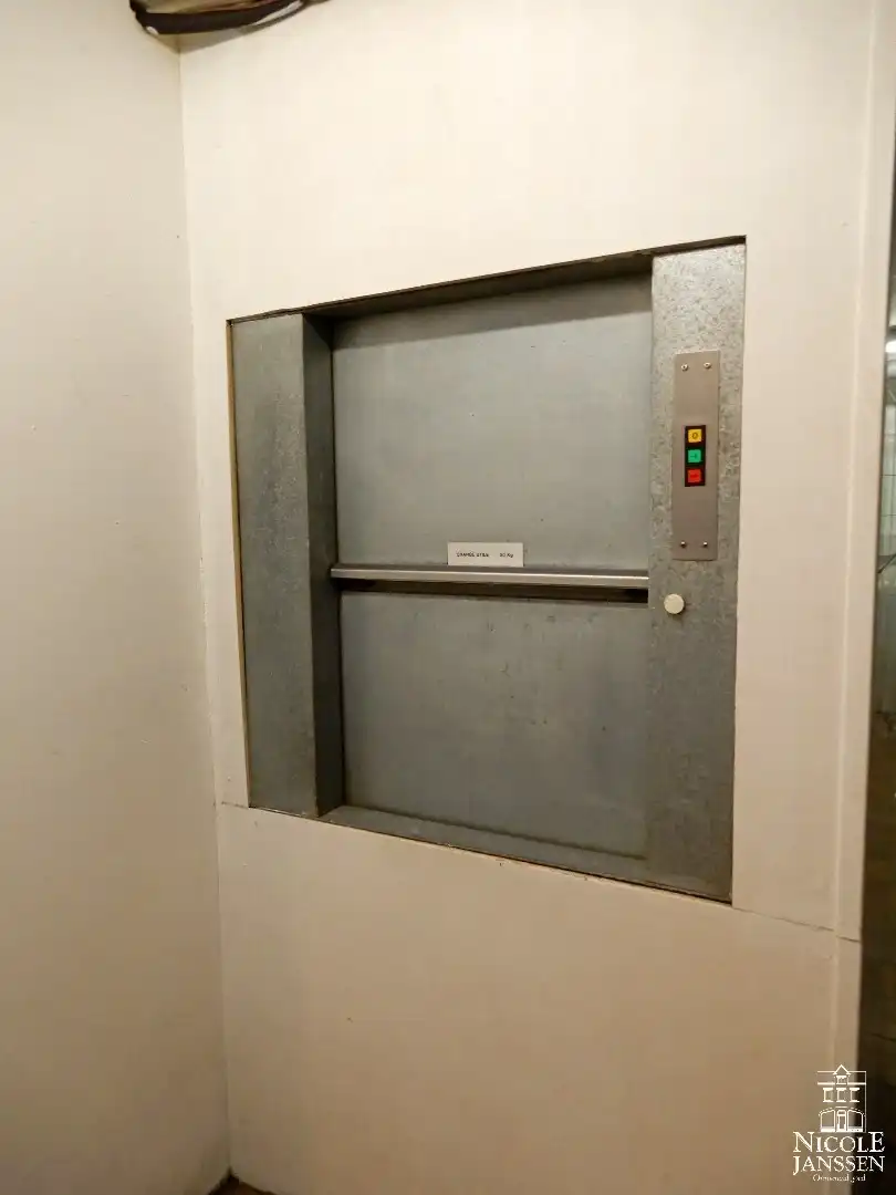 Mooi en instapklaar horecapand met parkeergelegenheid in de buurt foto 8