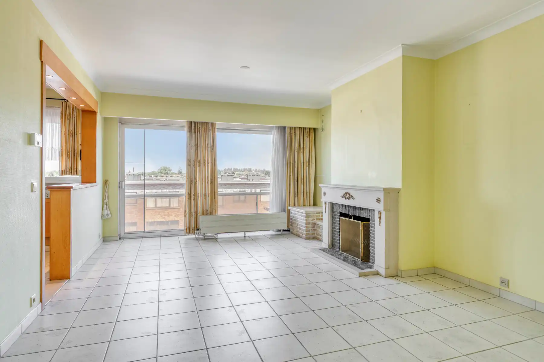 Ruim appartement met 2 slaapkamers en 2 terrassen. foto 3