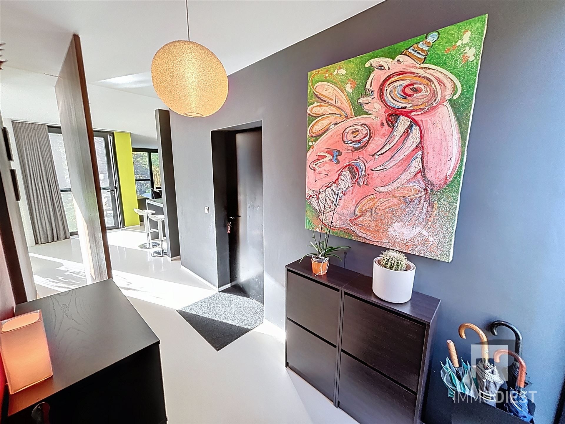 Moderne en strakke villa met veel lichtinval foto 8