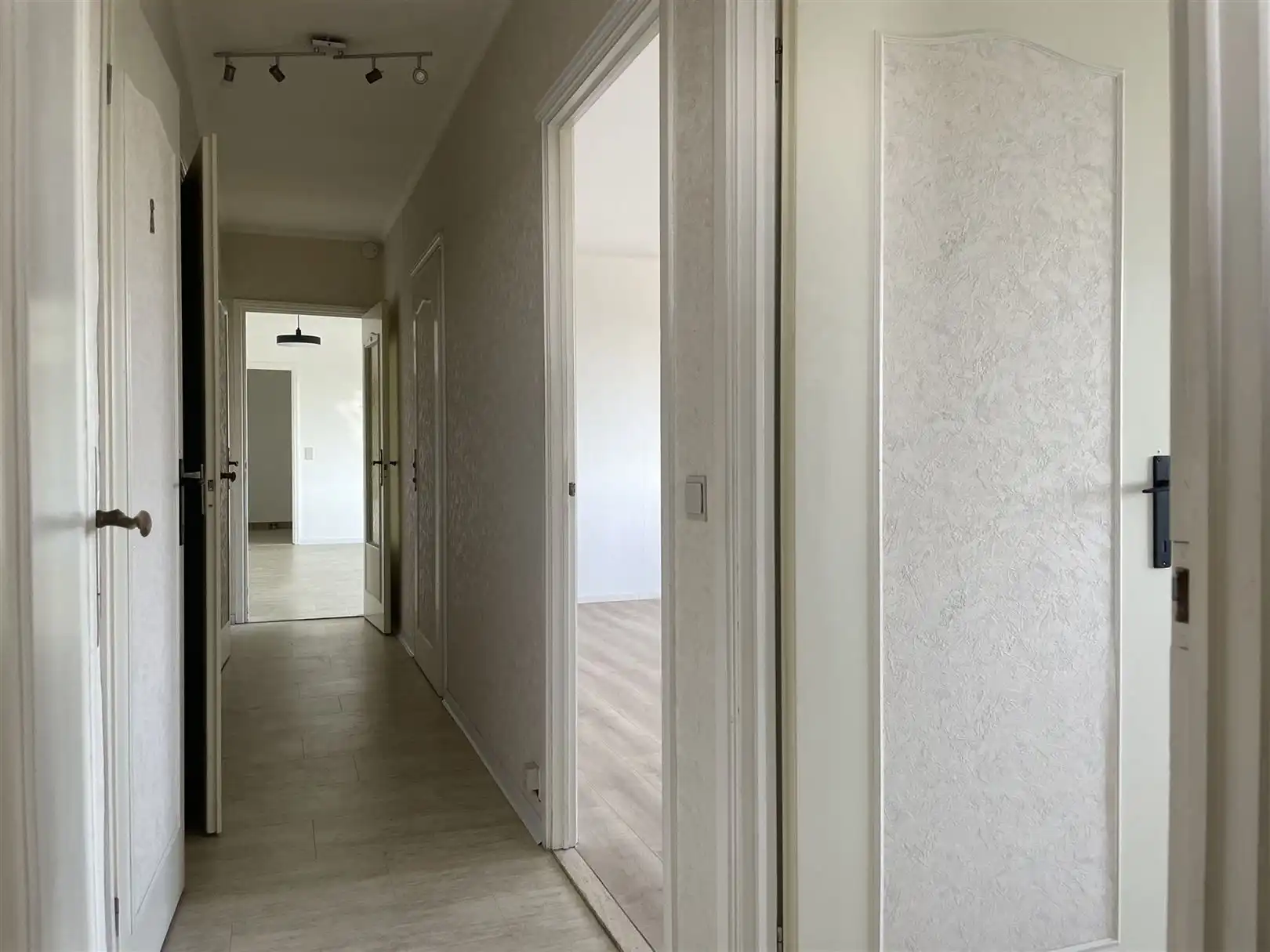 Ruim en zonnig appartement ca. 113m2 met groen uitzicht foto 11