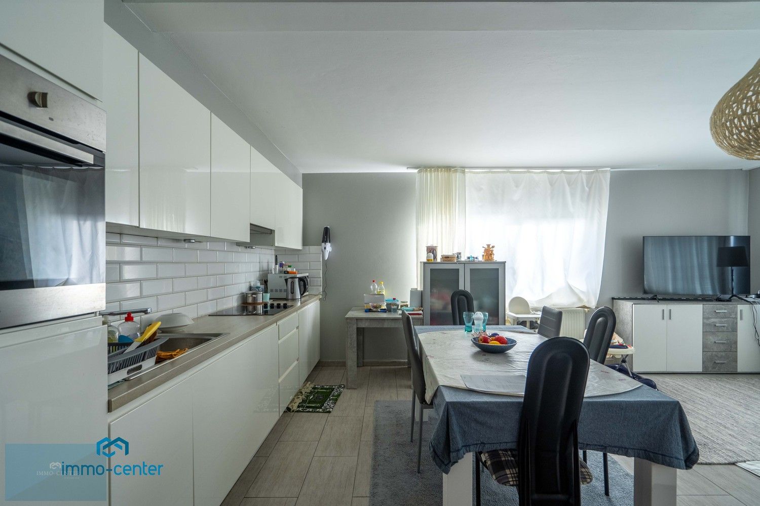 Te Koop: Prachtig Gerenoveerd Appartement met 3 Slaapkamers in Houthalen foto 5