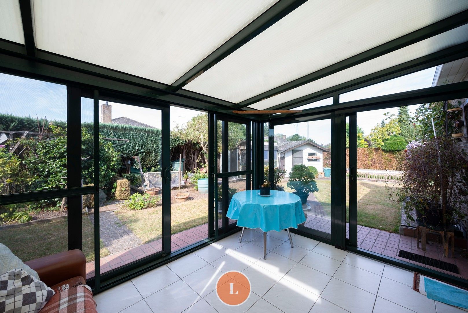 Te moderniseren bungalow met garage in rustige omgeving foto 8