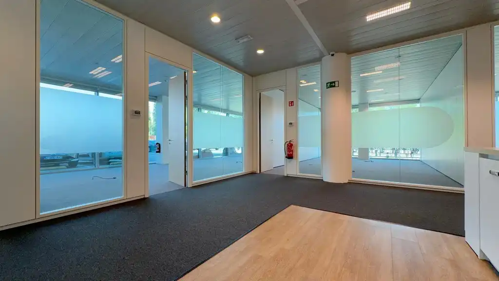 Instapklaar kantoorgelijkvloers te huur in Blue Towers in Gent foto 12