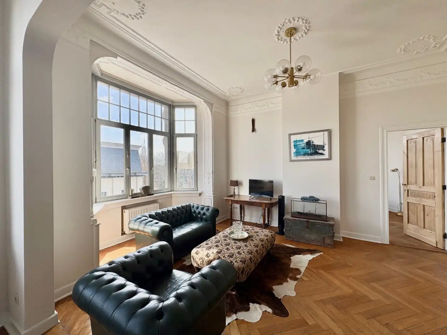 Stijlvol GEMEUBELD 2-slpk app op wandelafstand van Centraal Station foto 2