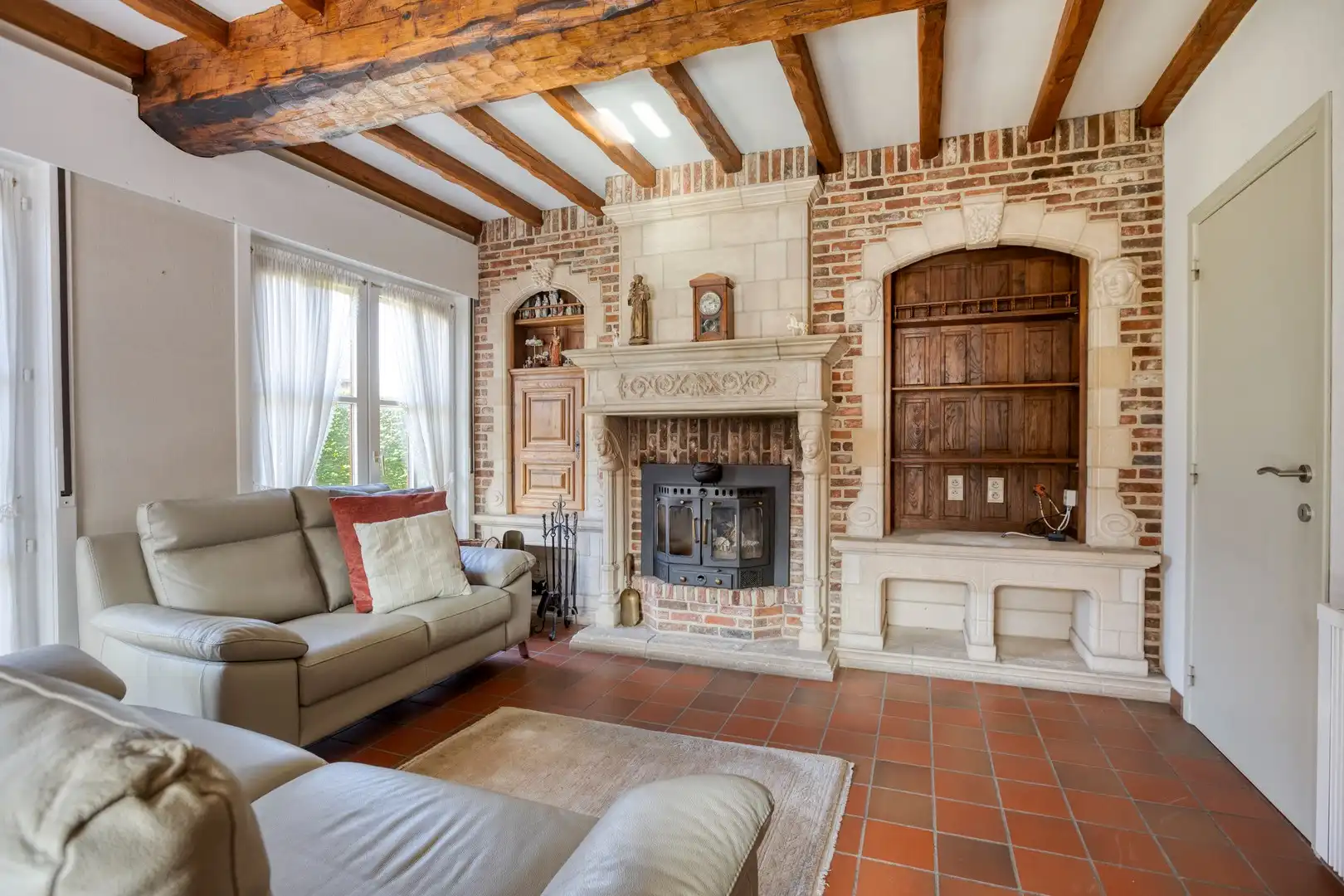 Alleenstaande woning in een doodlopende straat in een residentiële wijk! foto 4