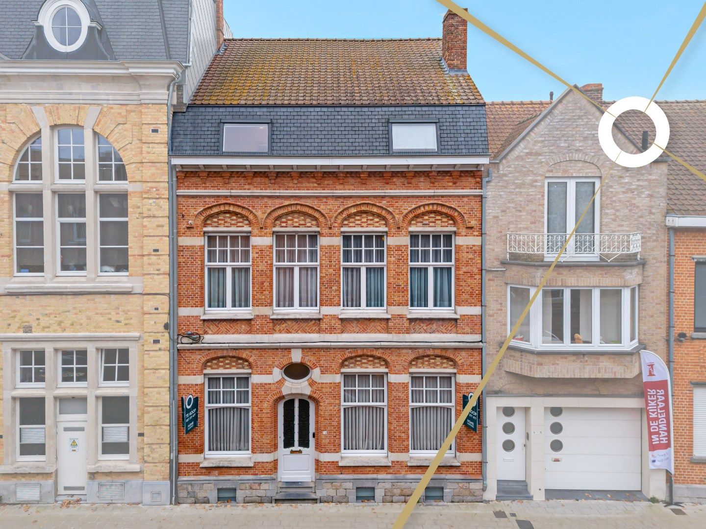 Prachtige, karaktervolle herenwoning pal in het historische stadscentrum van Ieper foto 1