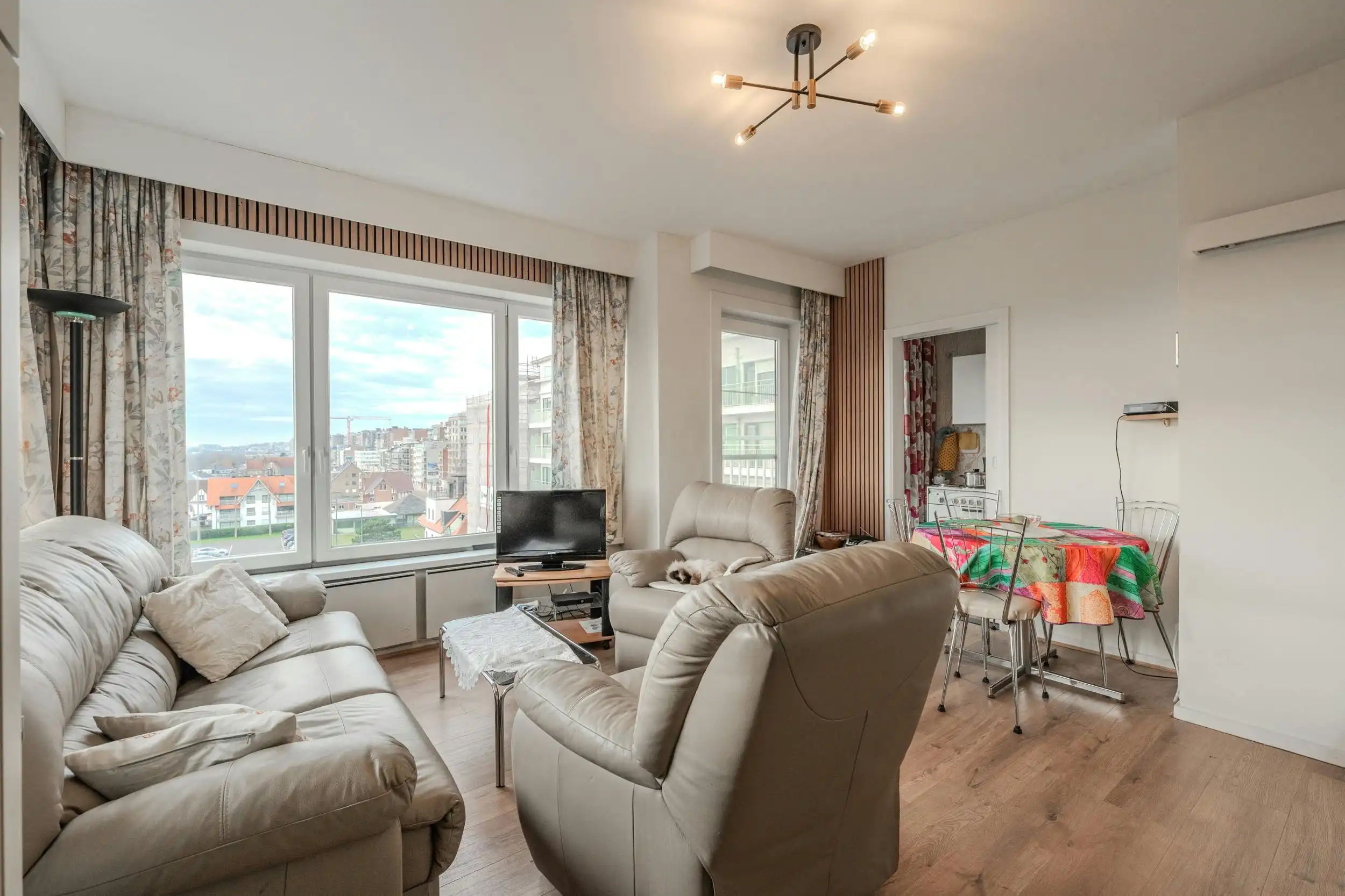 Zonnige studio met terras en open zicht ! foto 3