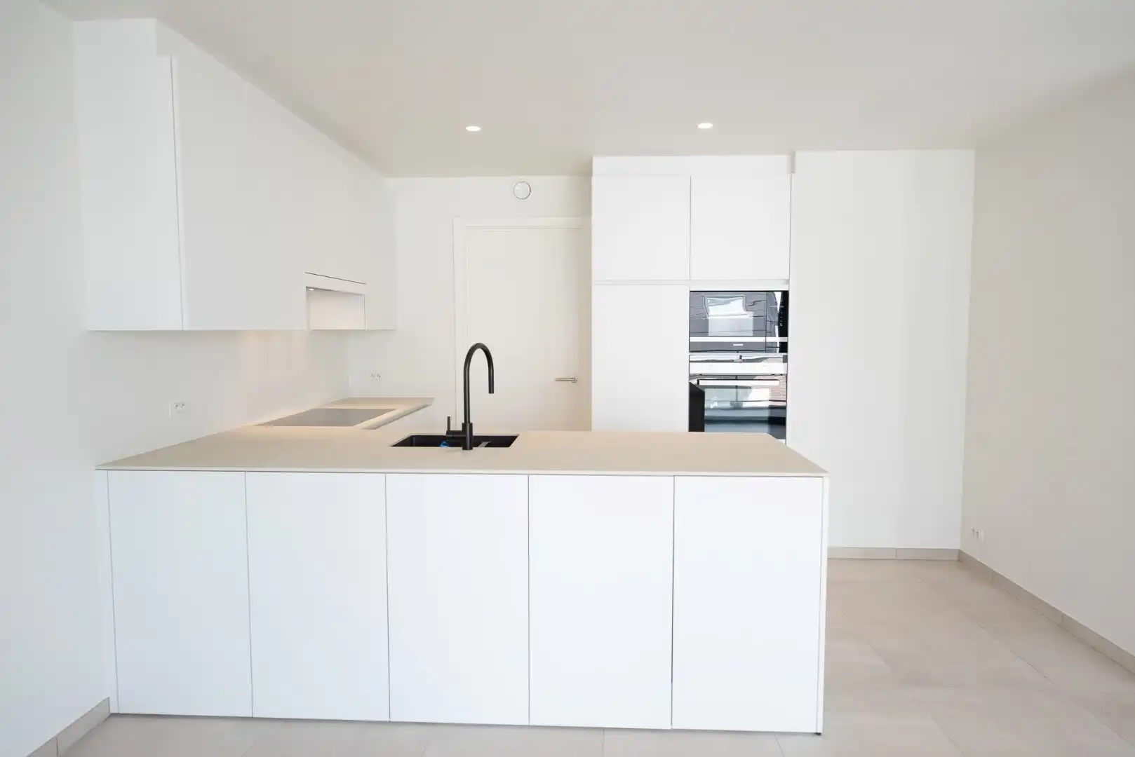 Recent appartement op topligging  TE HUUR in centrum Waregem! foto 6