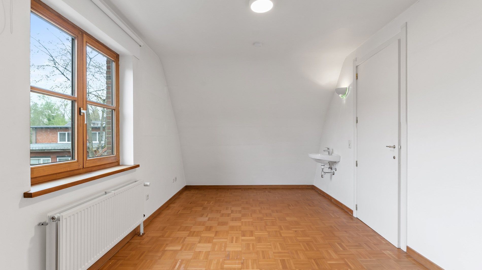Zeer degelijk gebouwde woning met 3/5 slpks in een doodlopende straat in het centrum ! foto 27