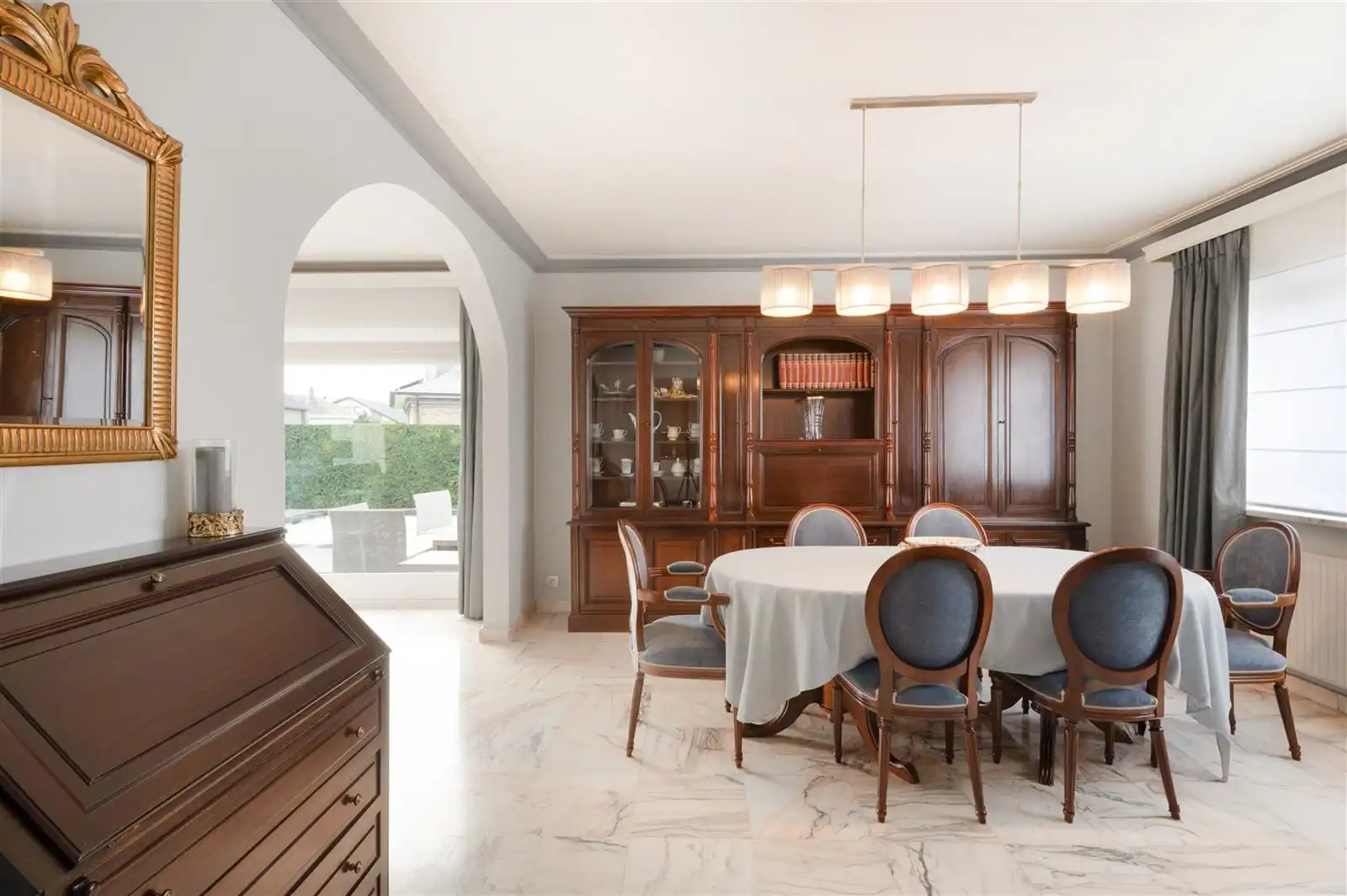 Polyvalente villa met  zeer grote loods foto 7