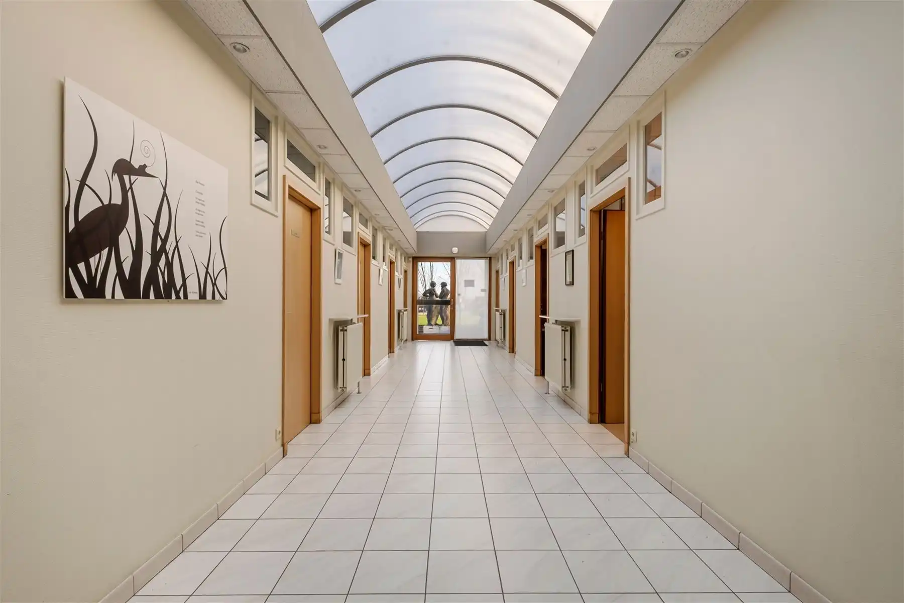 Veelzijdig Kantoorpand met Parkeerplaats in Groen Mene foto 4