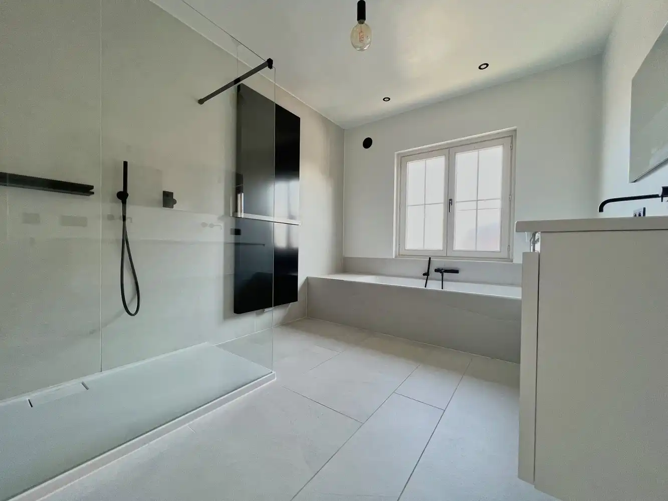 Unieke, karaktervolle gezinswoning met zonnige tuin! foto 8