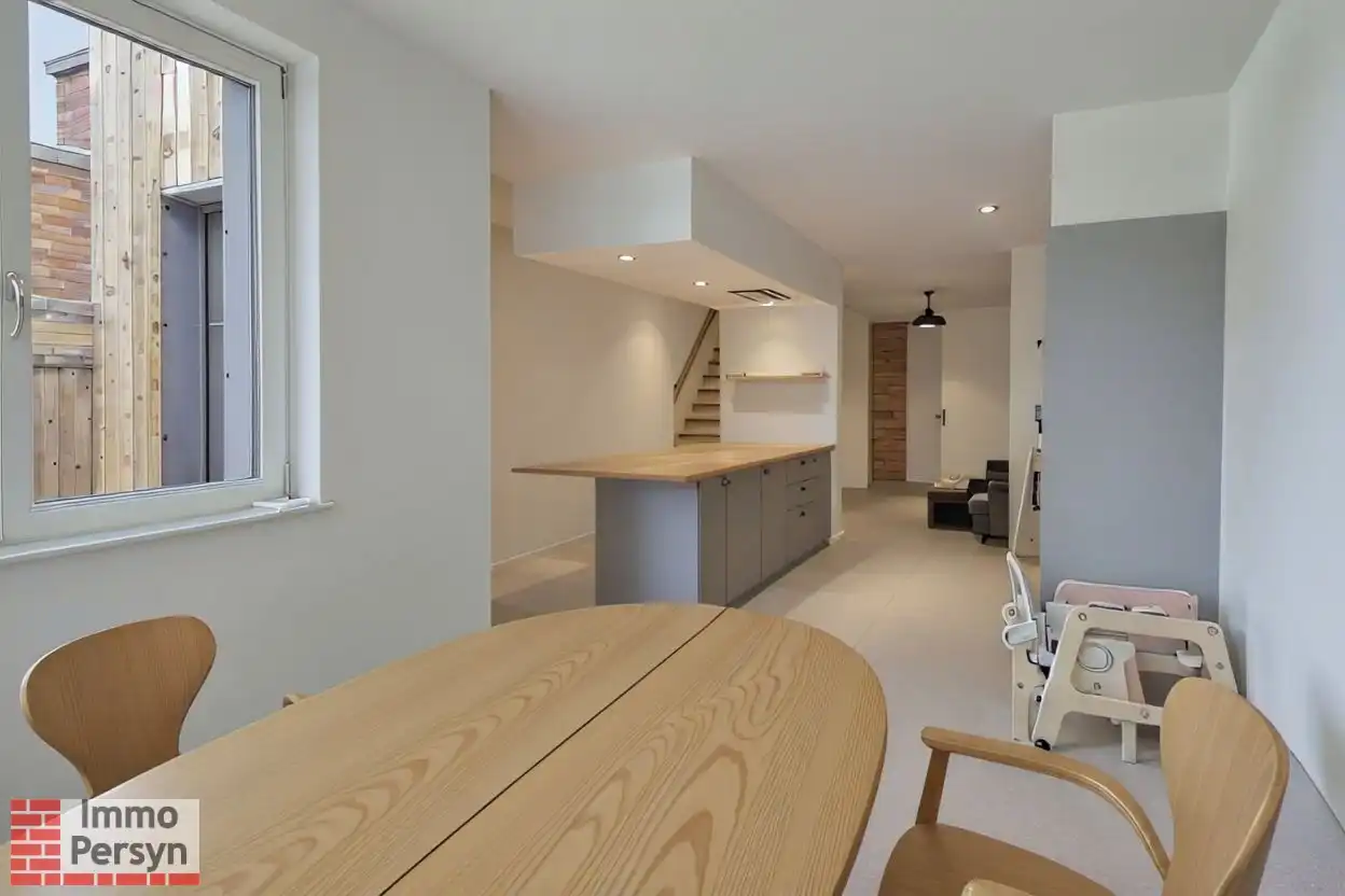 Moderne gezinswoning met 3 slaapkamers en gezellige tuin foto 6