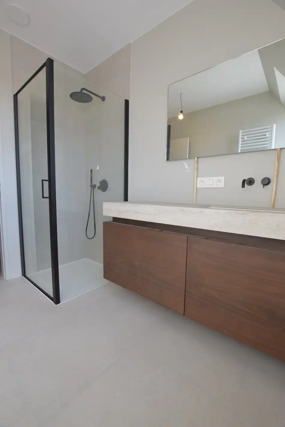 Nieuwbouwwoning rustig gelegen aan Duinenwater foto 18