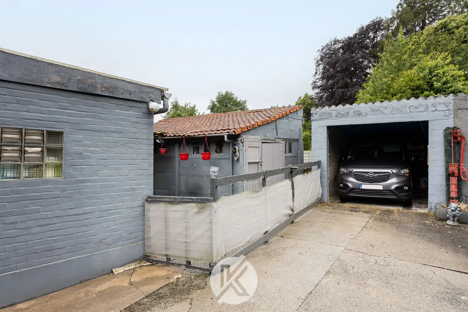 Te renoveren woning op een rustige locatie foto 19