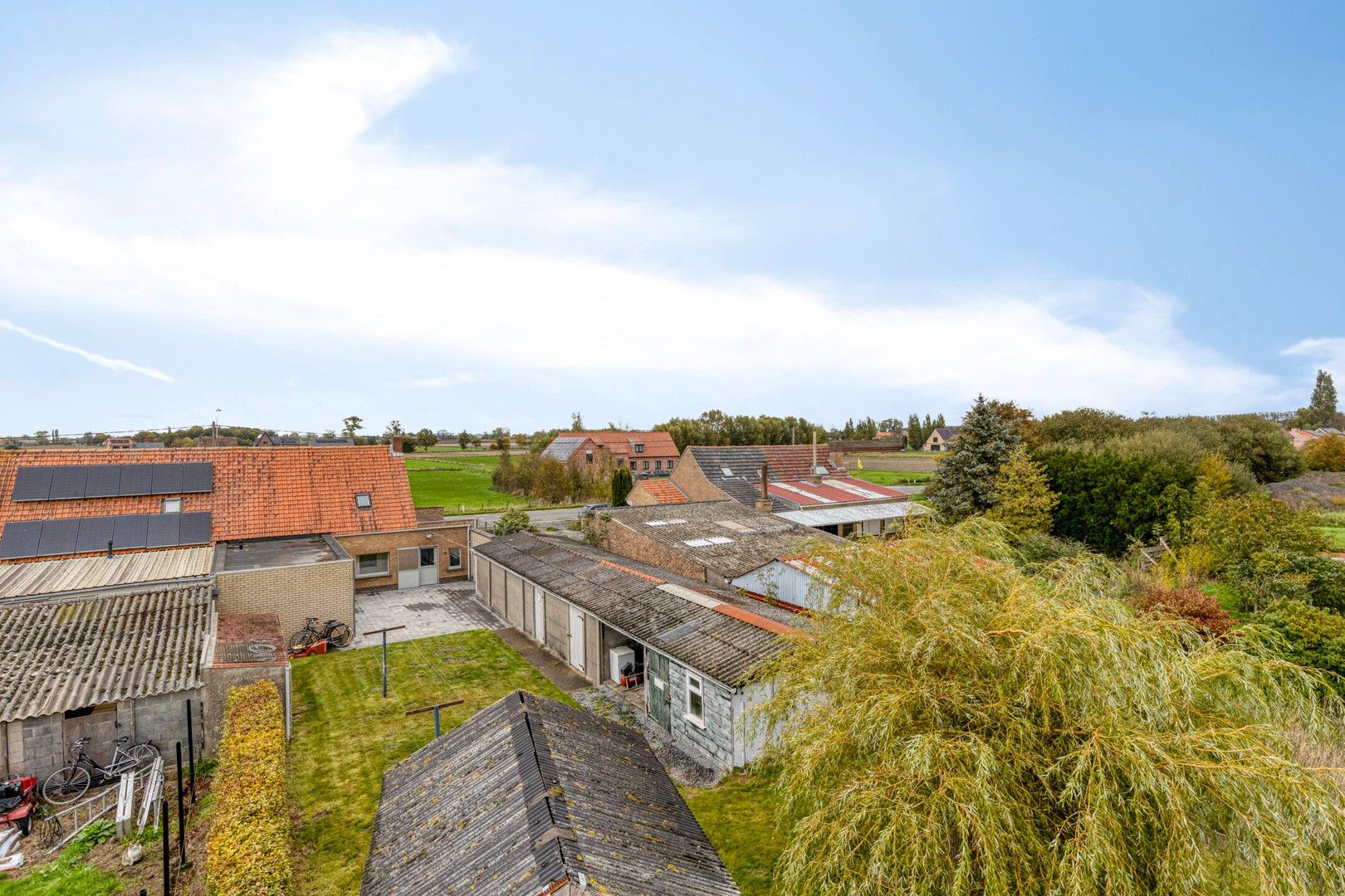 Te renoveren halfopen bebouwing met ruime garage en tuin op 691 m² foto 18