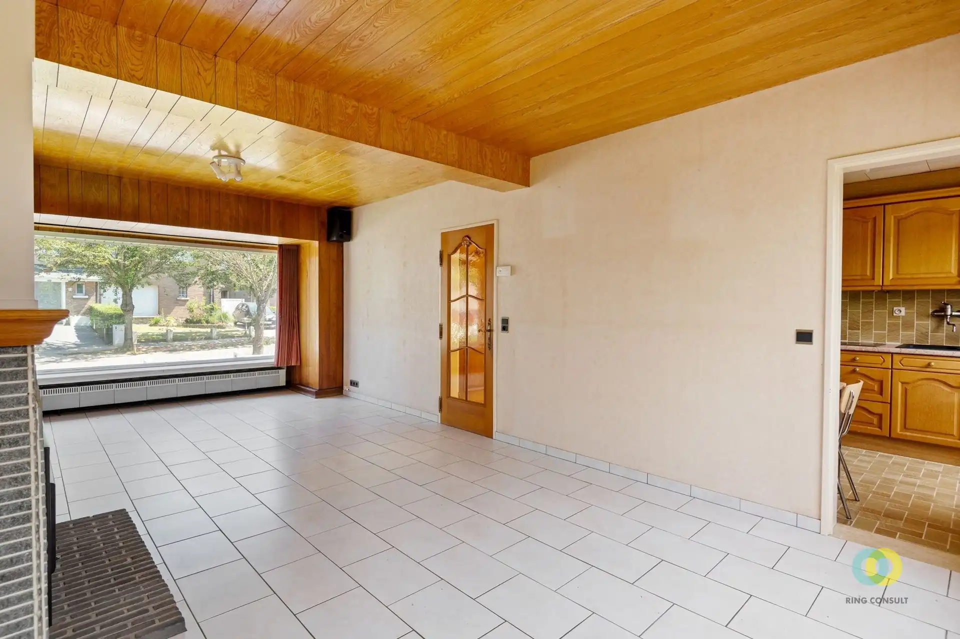 Verzorgde halfopen bebouwing met garage foto 4