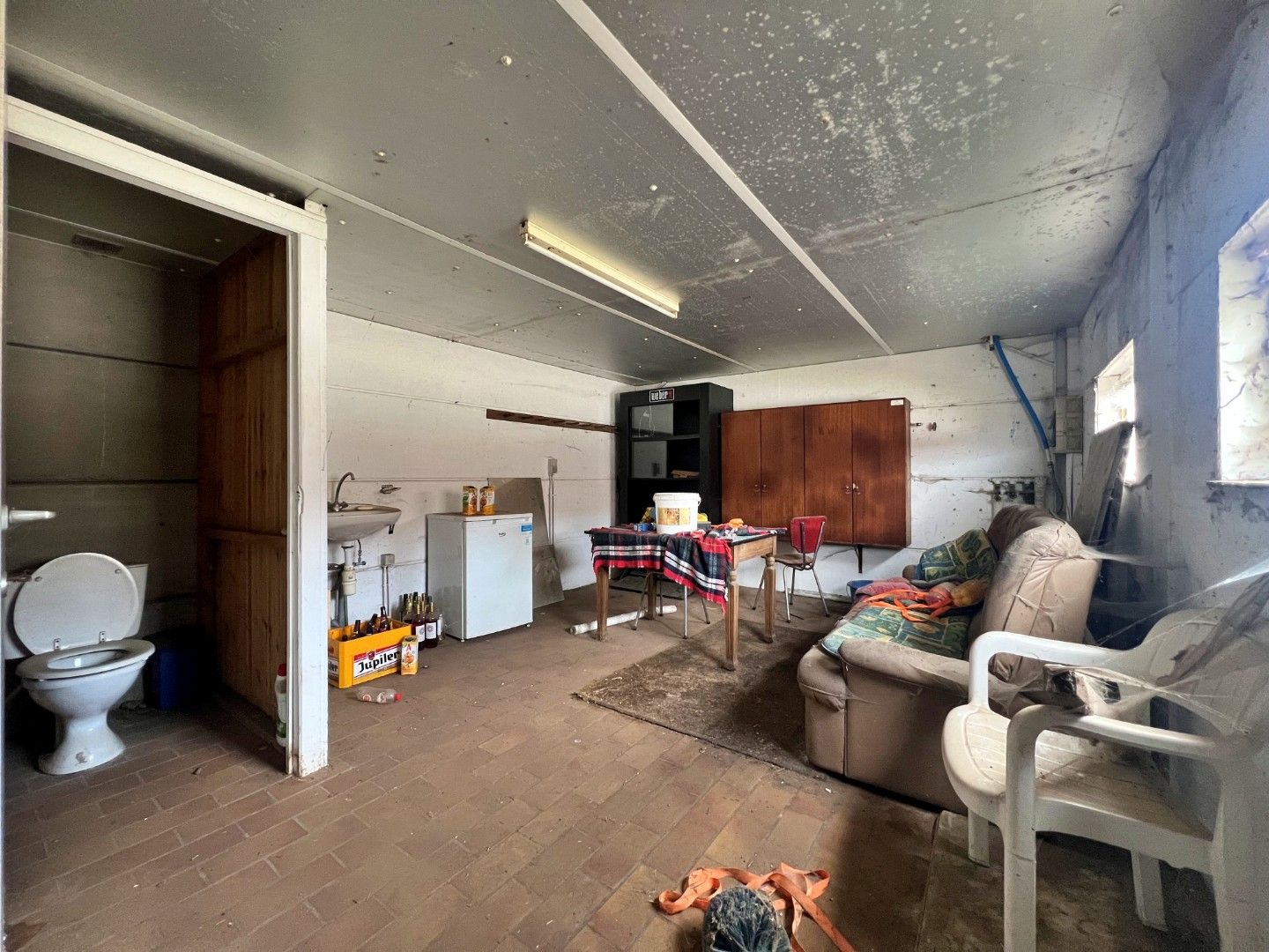 🏡 Te huur: Schuur/Stal/Opslagplaats – 365 m² – Lievegem + optioneel weide van circa 1 hectare groot foto 6