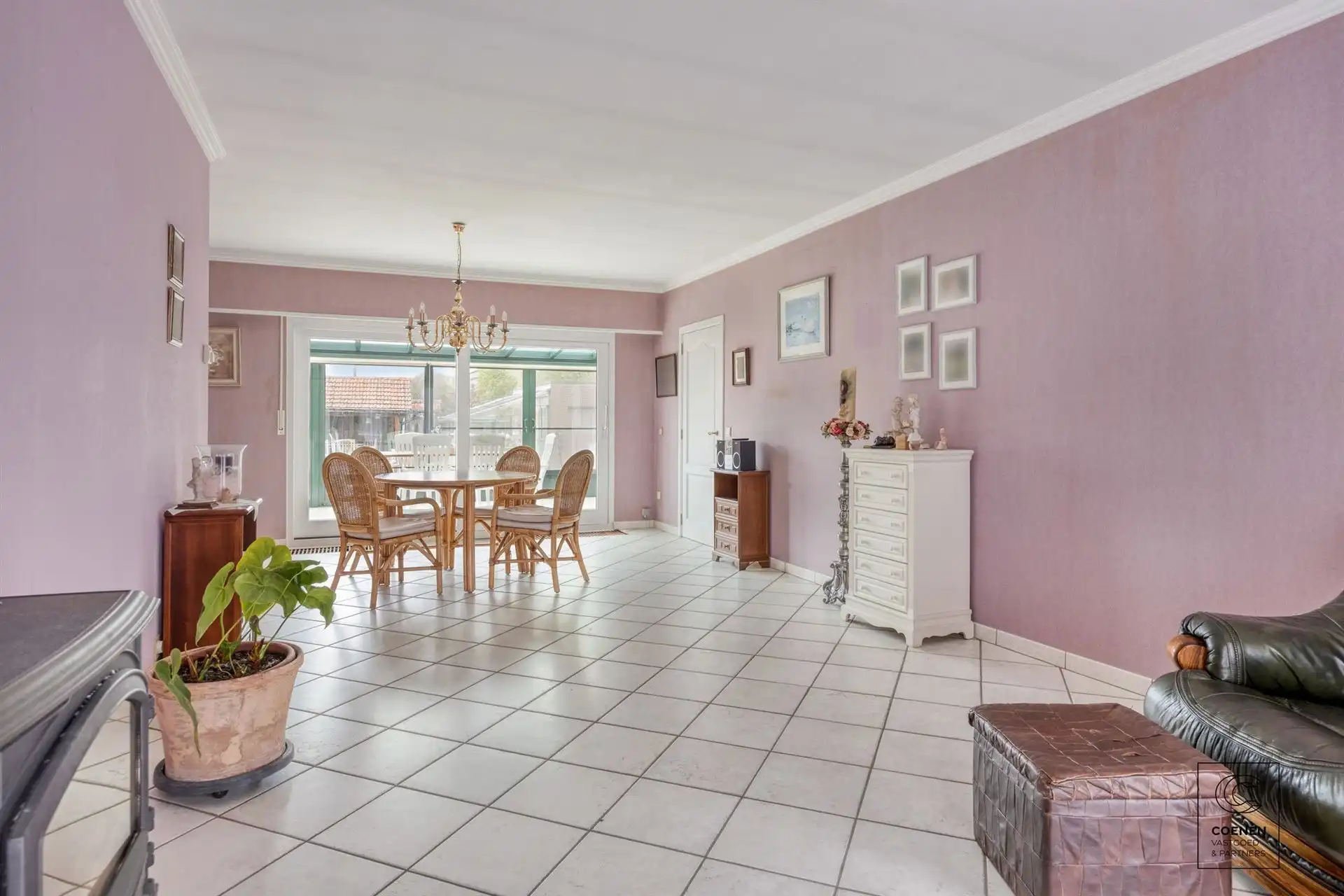 Charmante gezinswoning van 196 m², 3 slpks en 3 garages! foto 3